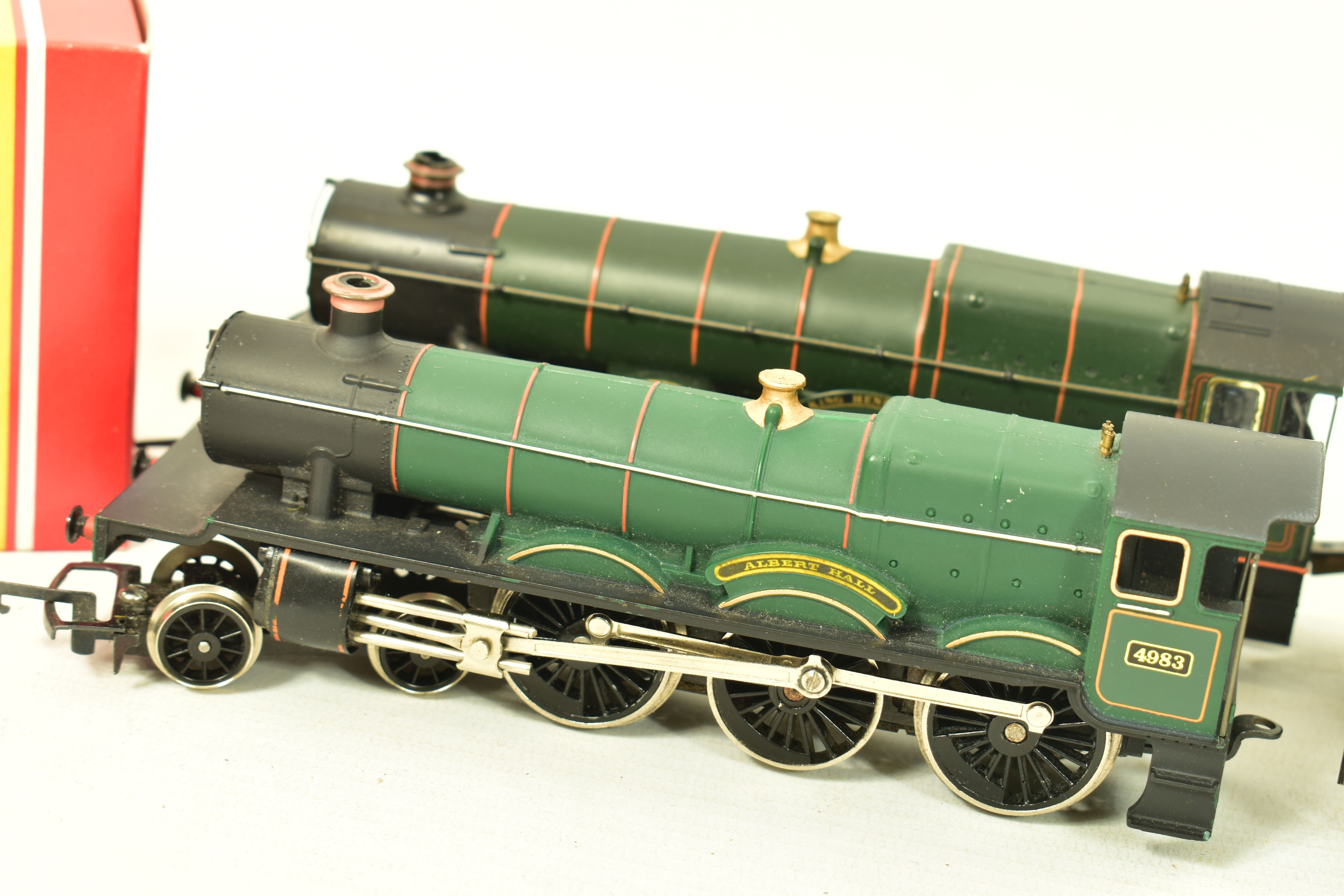 A QUANTITY OF BOXED AND UNBOXED HORNBY RAILWAYS OO GAUGE LOCOMOTIVES, to include unboxed King - Image 5 of 11