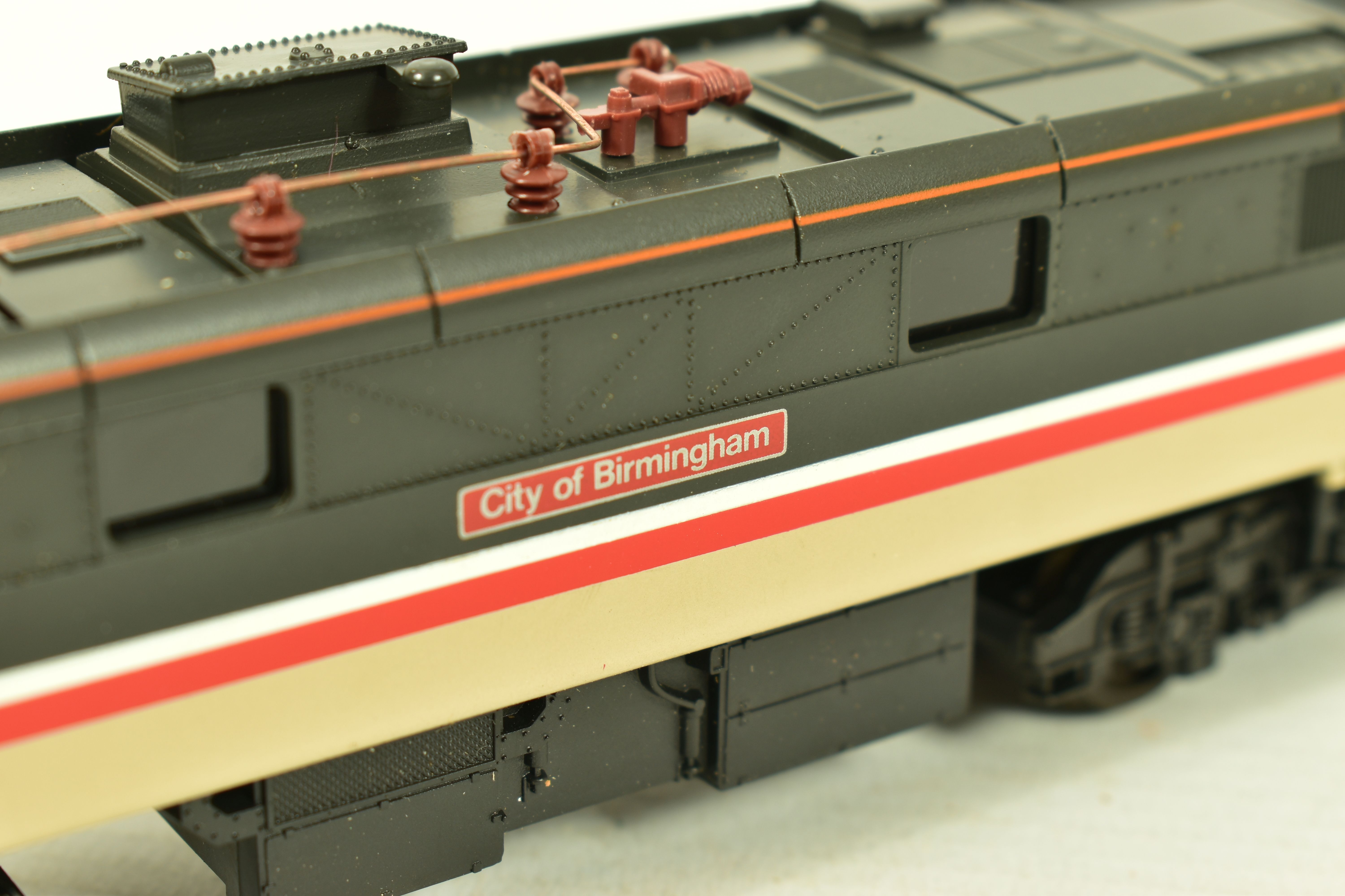 FIVE BOXED LIMA OO GAUGE CLASS 87 LOCOMOTIVES, 'City of Birmingham' No.87 009 (L205195), 'Lord - Image 6 of 17