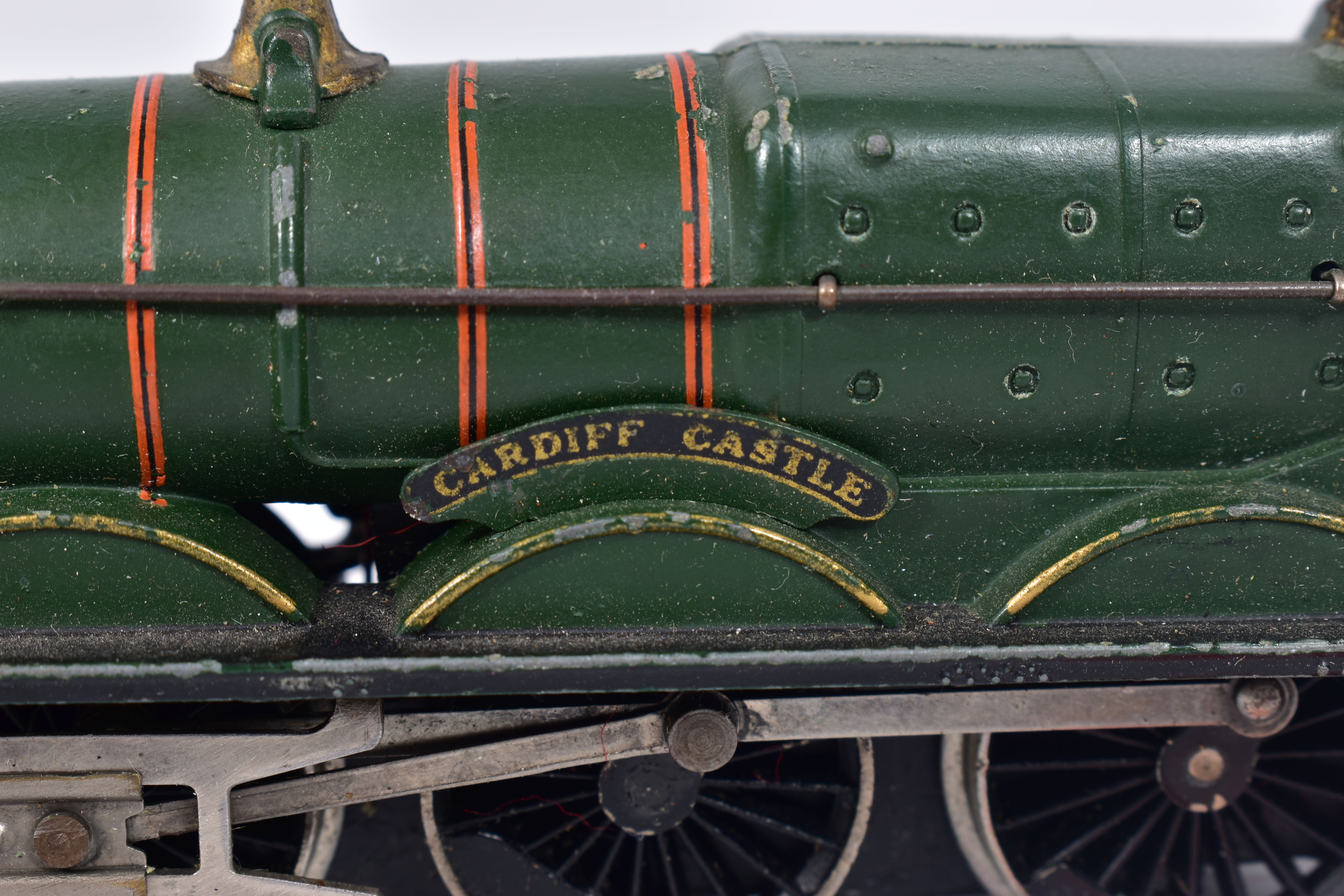 A BOXED HORNBY DUBLO CASTLE CLASS LOCOMOTIVE, 'Cardiff Castle' No.4075, B.R. lined green livery ( - Image 2 of 4