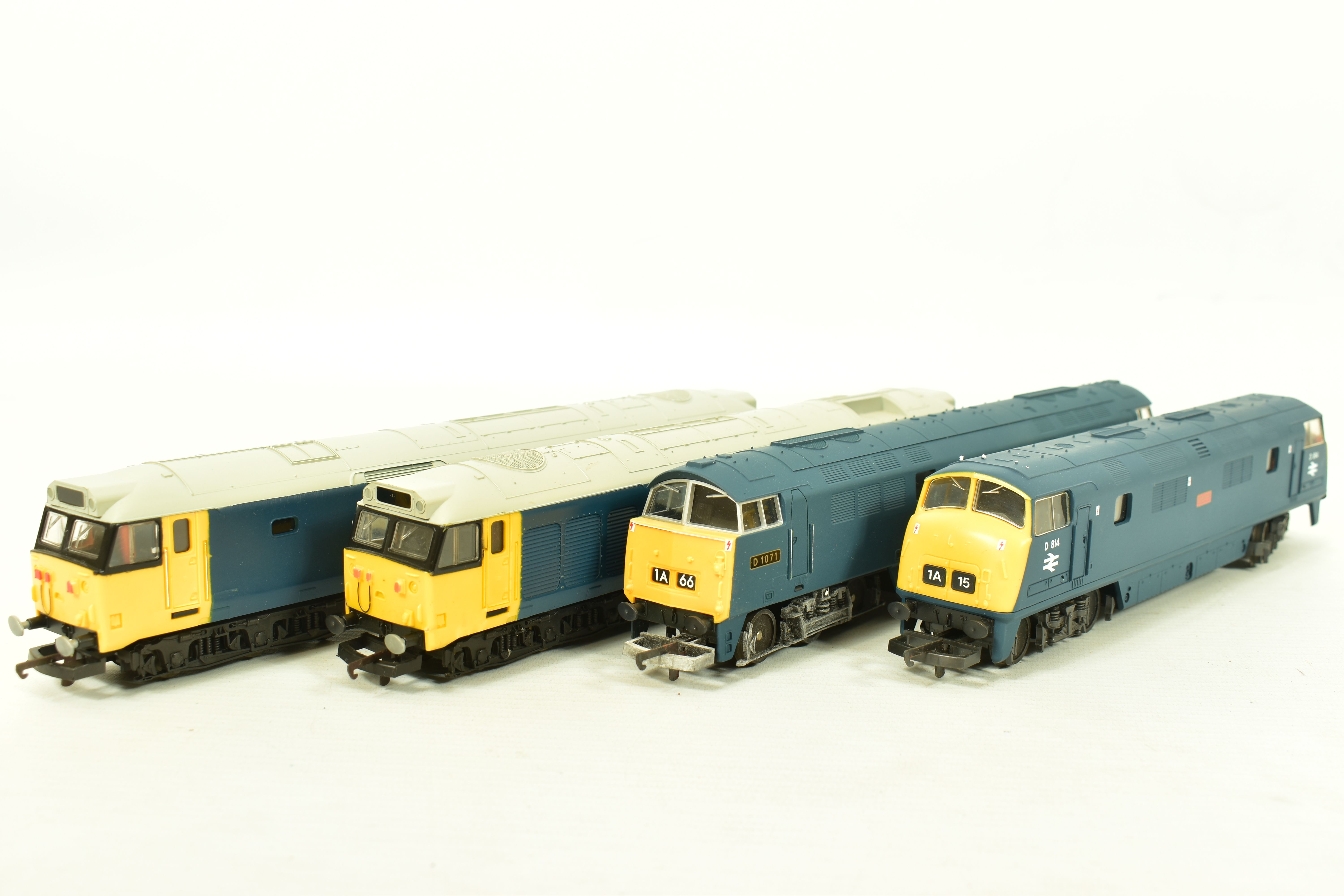 FOUR BOXED LIMA OO GAUGE LOCOMOTIVES, 2 x class 50 'Eagle' No.50 043 both in B.R. large logo blue