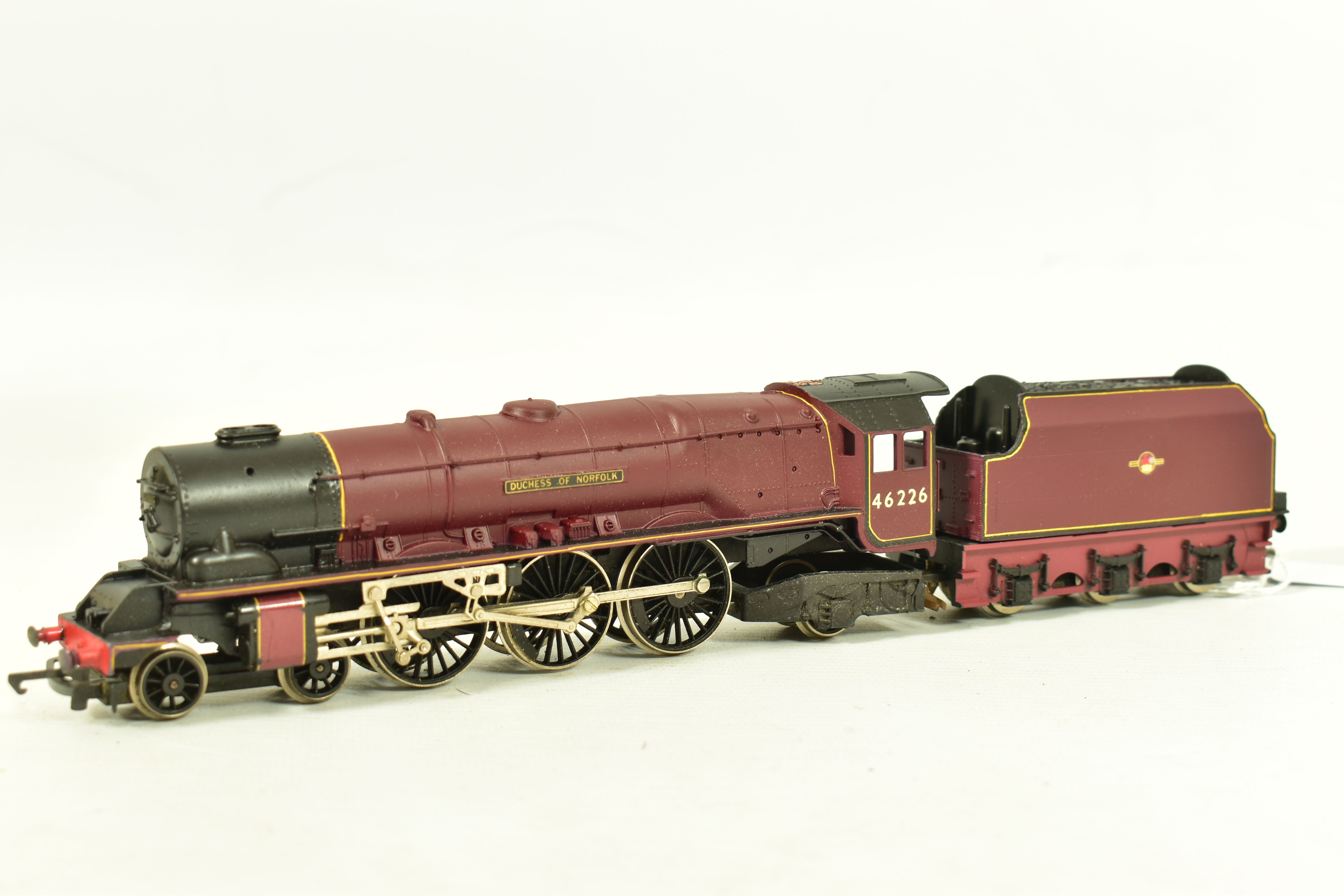 THREE BOXED HORNBY RAILWAYS OO GAUGE DUCHESS CLASS LOCOMOTIVES, 'Duchess of Sutherland' No.6233 ( - Image 7 of 16