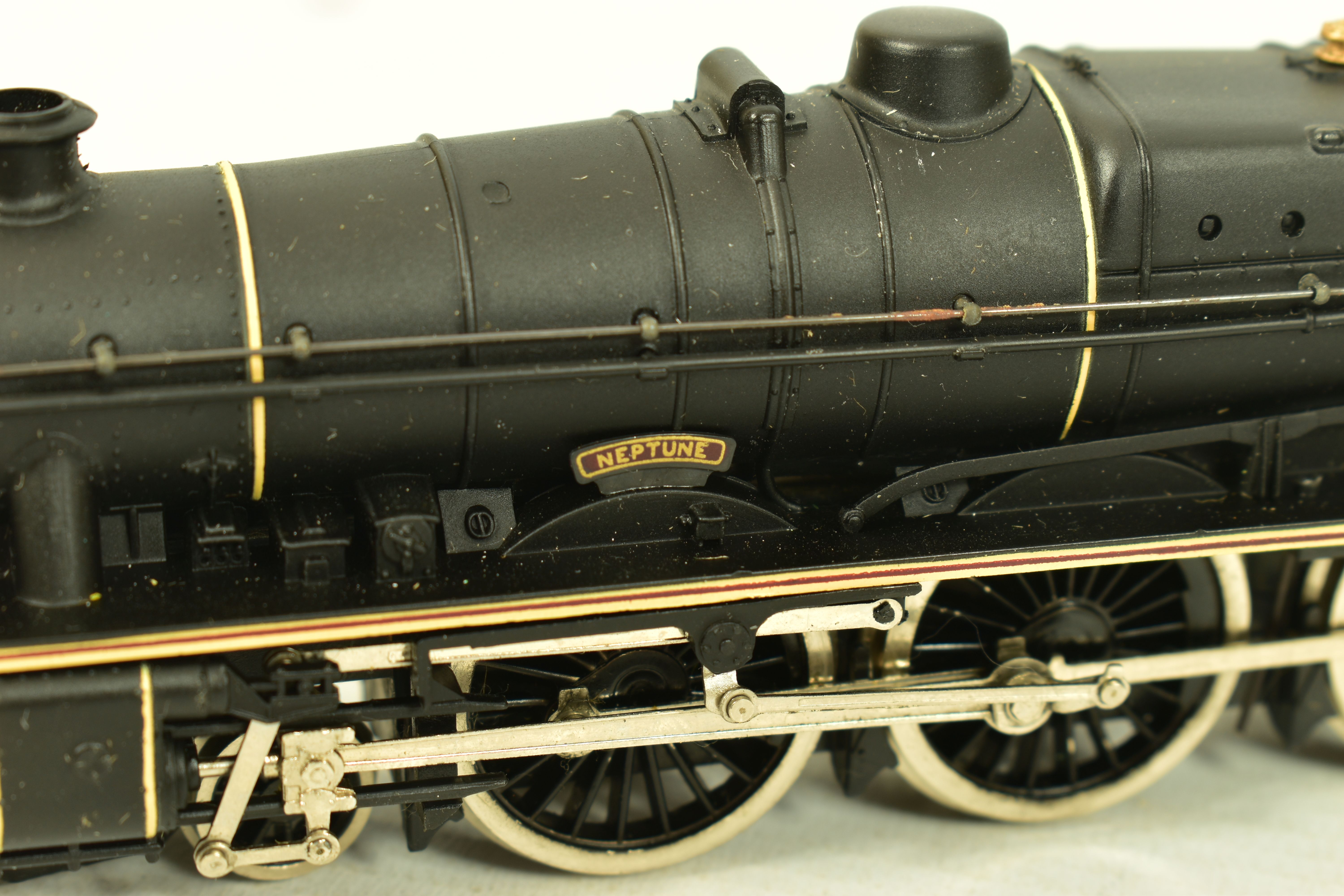 FIVE BOXED MAINLINE OO GAUGE JUBILEE CLASS LOCOMOTIVES, 'Neptune' No5687, L.M.S. lined black - Image 6 of 16