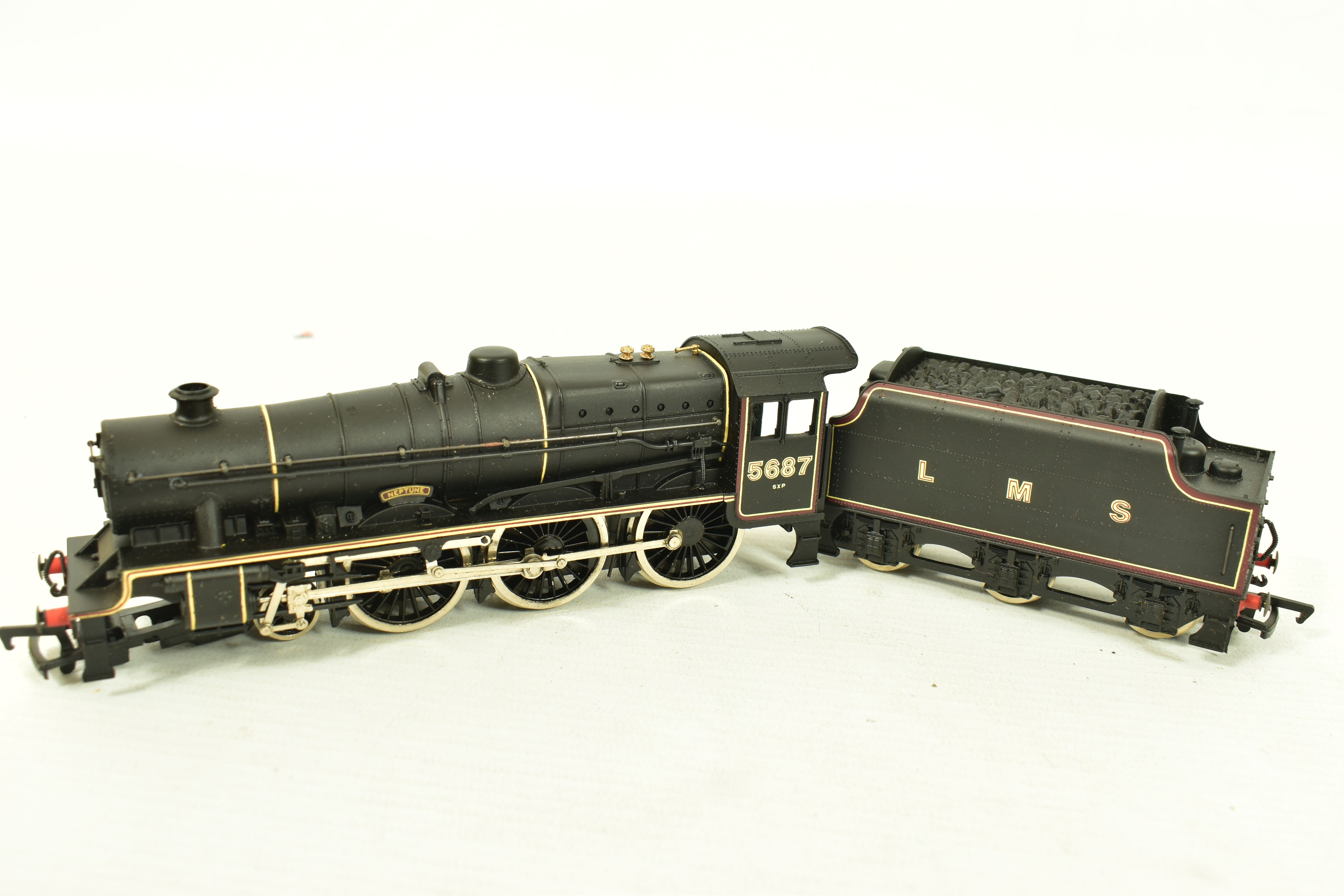 FIVE BOXED MAINLINE OO GAUGE JUBILEE CLASS LOCOMOTIVES, 'Neptune' No5687, L.M.S. lined black - Image 5 of 16