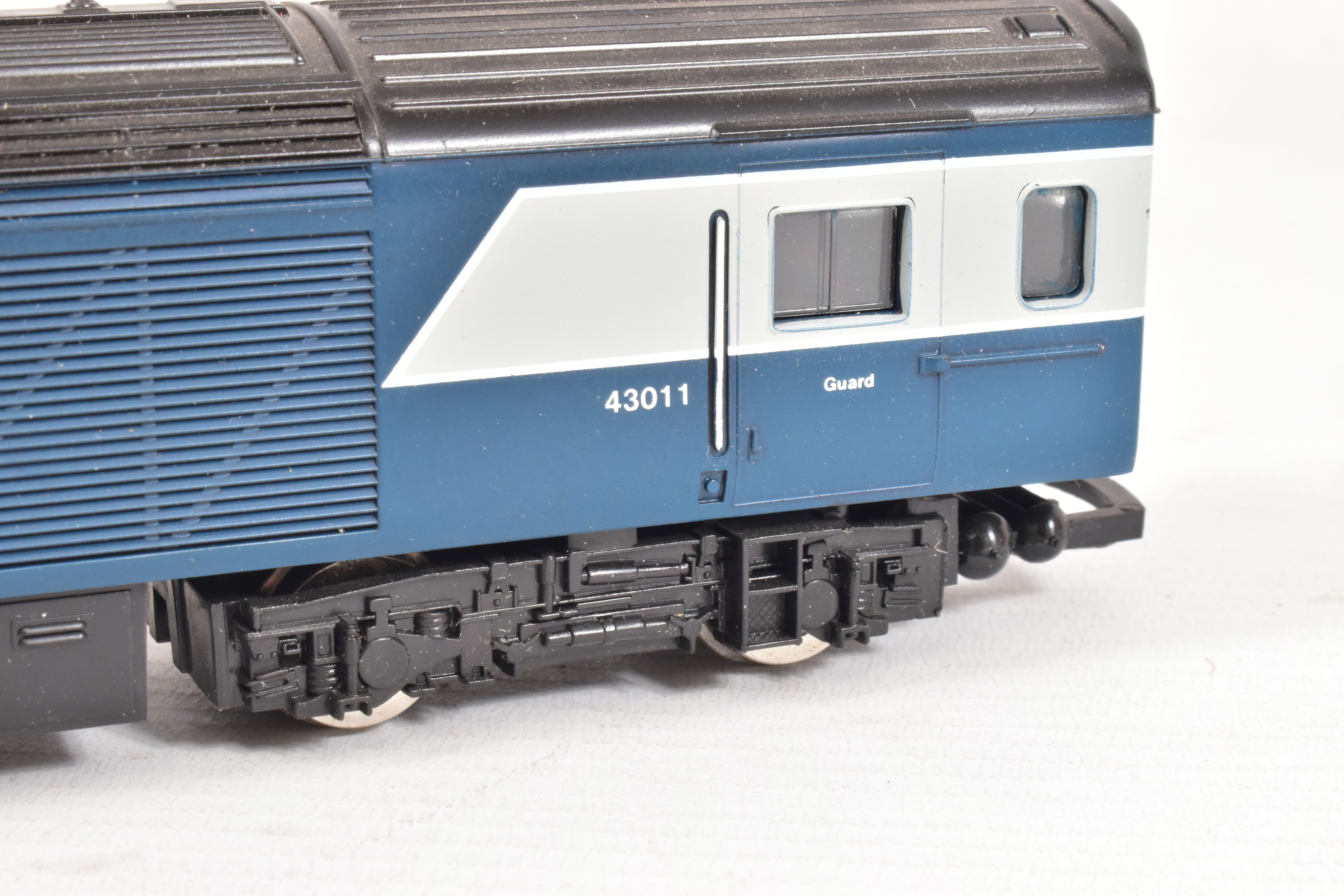 A BOXED HORNBY OO GAUGE INTERCITY 125 HIGH SPEED TRAIN PACK, No.R332, comprising power car No. - Image 7 of 12