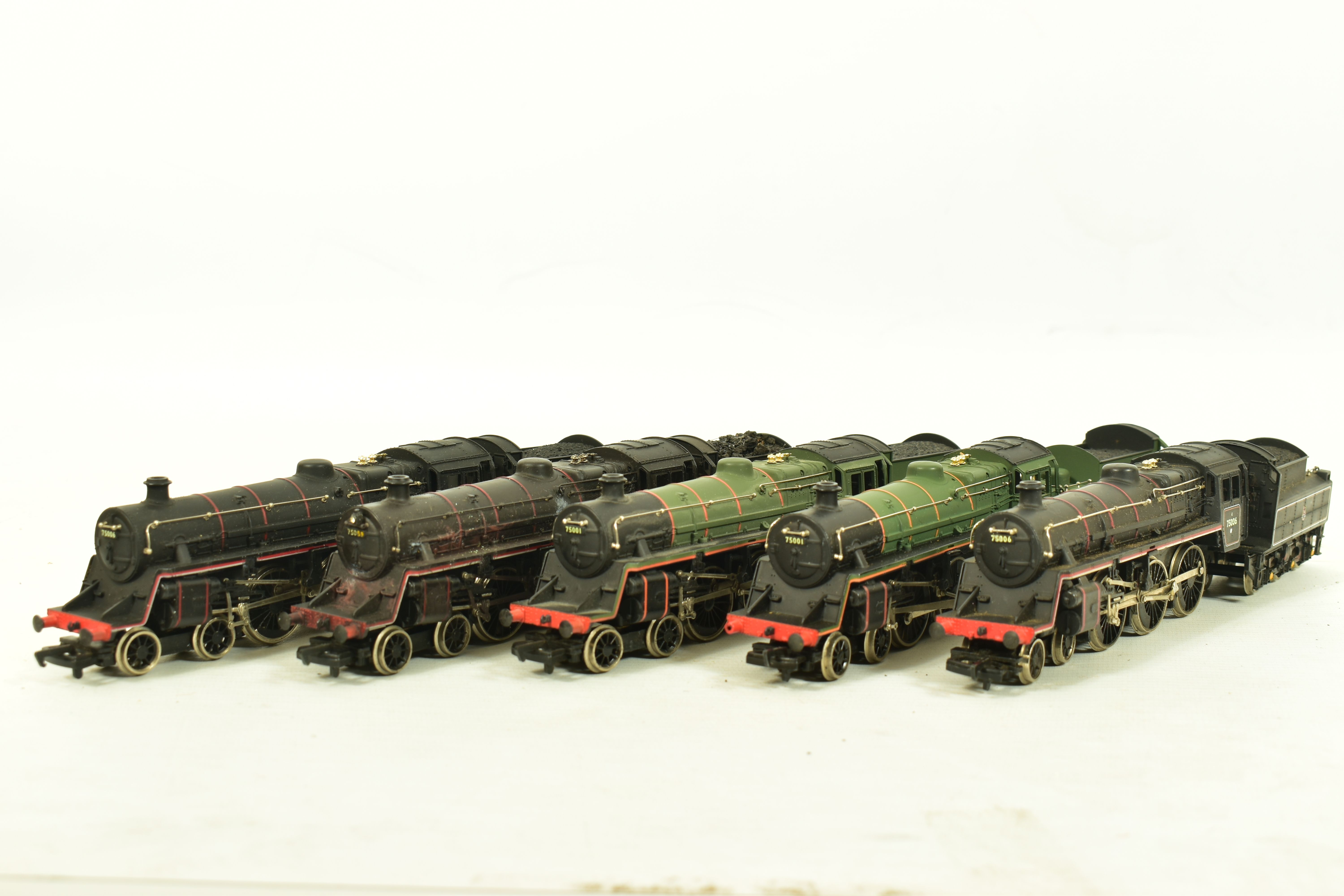 FIVE BOXED MAINLINE OO GAUGE STANDARD CLASS 4 LOCOMOTIVES, 2 x No.75001, B.R. lined green livery (37