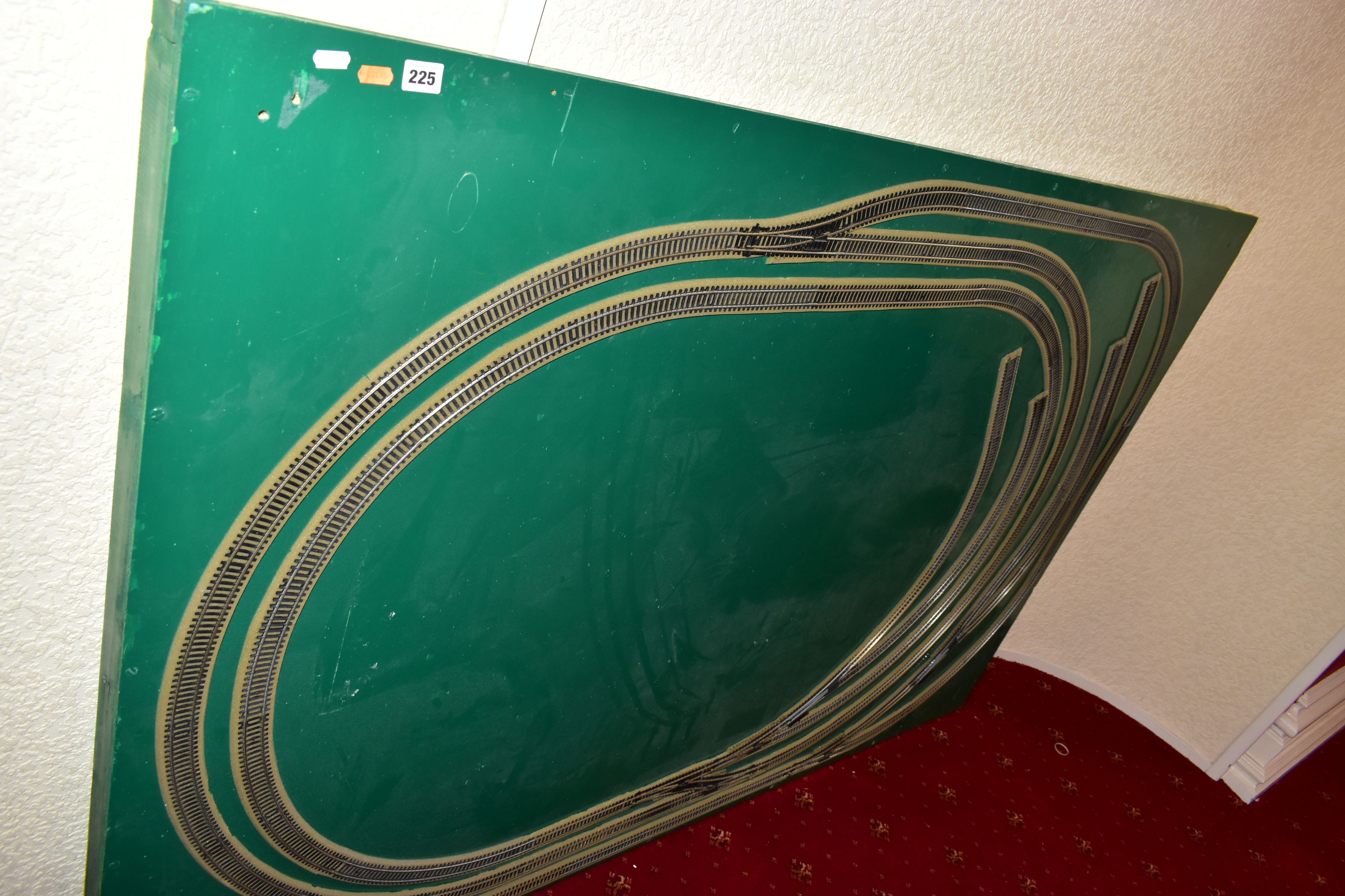 A OO GAUGE MODEL RAILWAY LAYOUT, double oval of track, with a long branch line and four sidings (two - Image 4 of 5