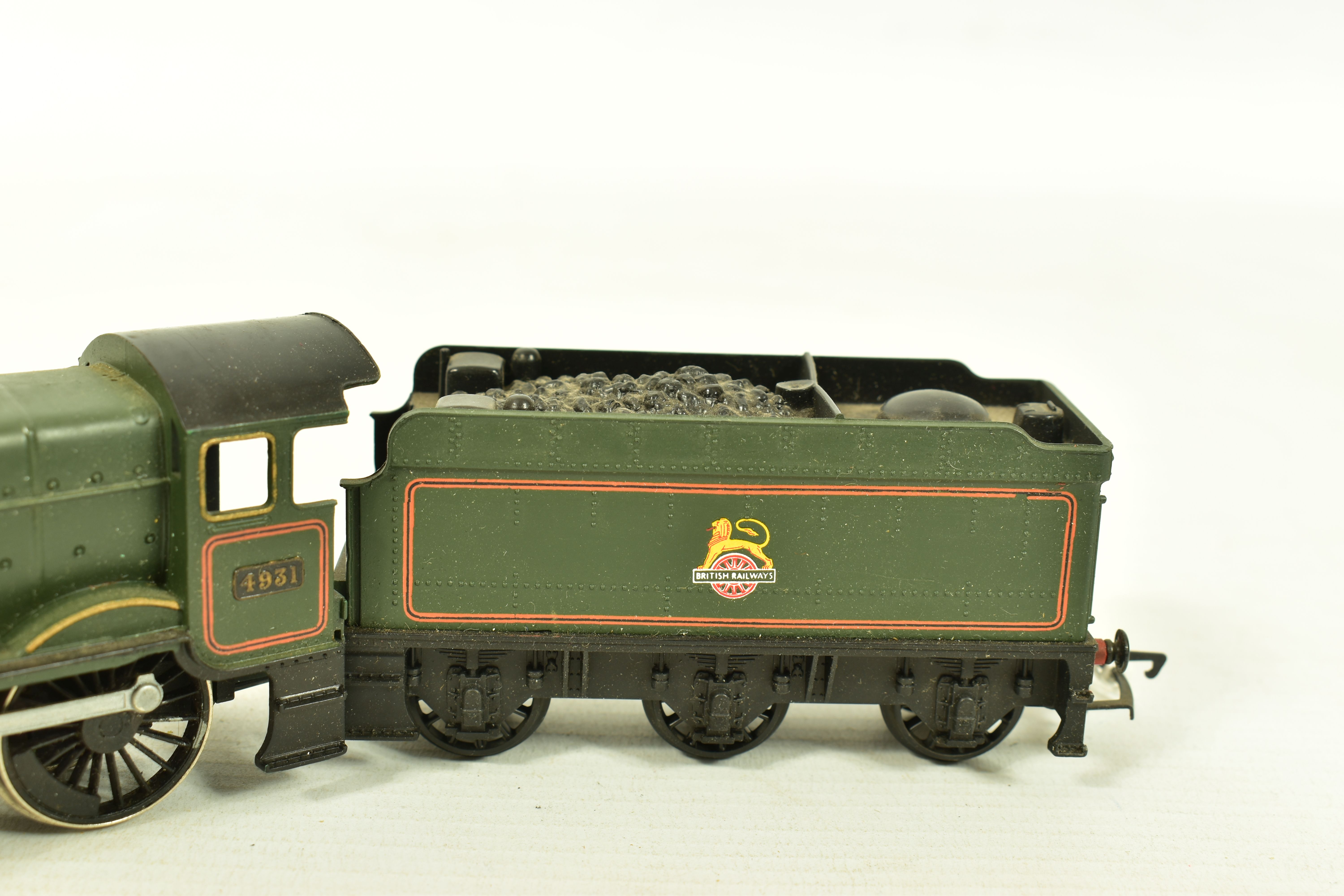 FOUR BOXED HORNBY RAILWAYS OO GAUGE HALL CLASS LOCOMOTIVES, 'Kneller Hall' No.5934, G.W.R. green - Image 4 of 13