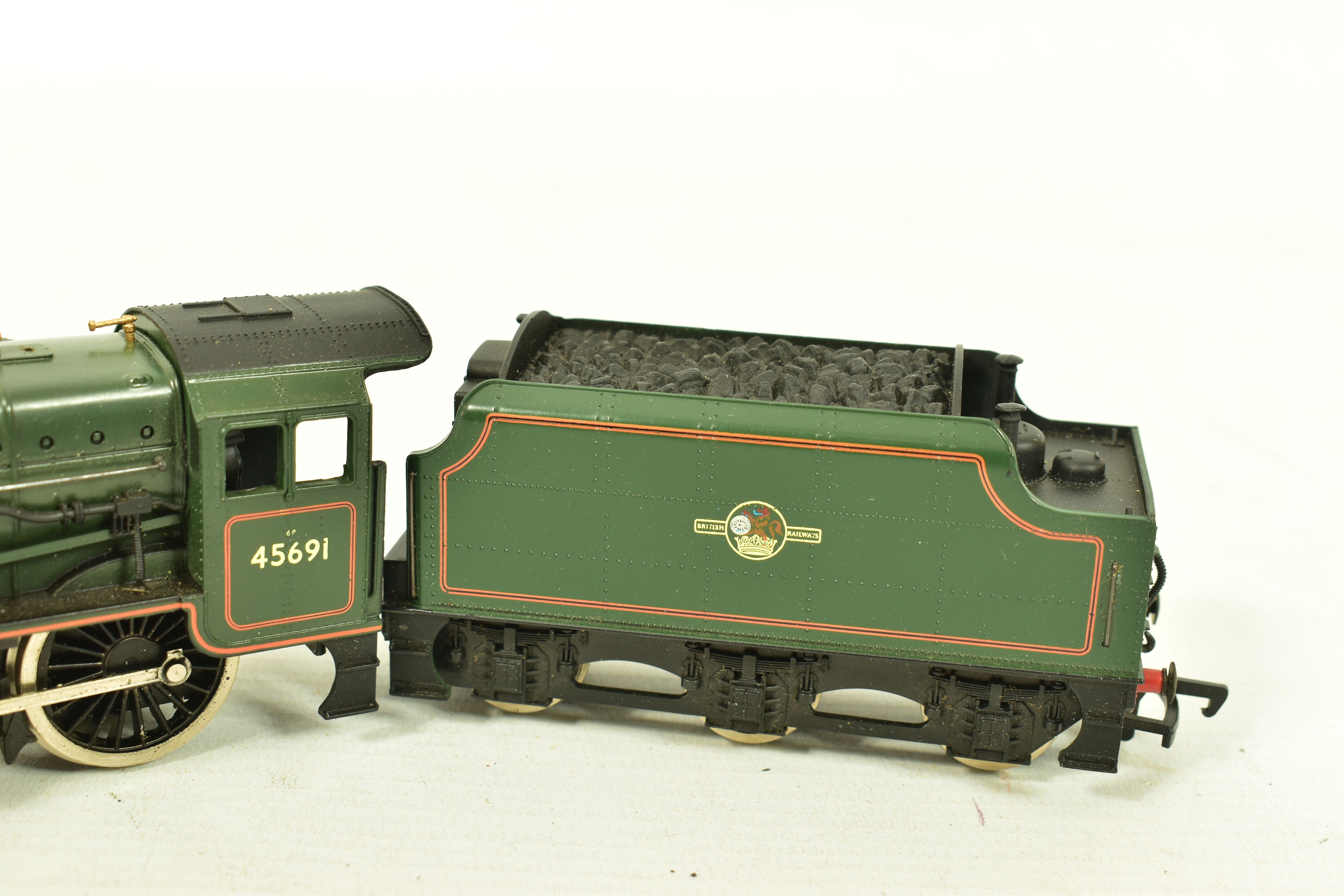 FIVE BOXED MAINLINE OO GAUGE JUBILEE CLASS LOCOMOTIVES, 'Neptune' No5687, L.M.S. lined black - Image 9 of 16