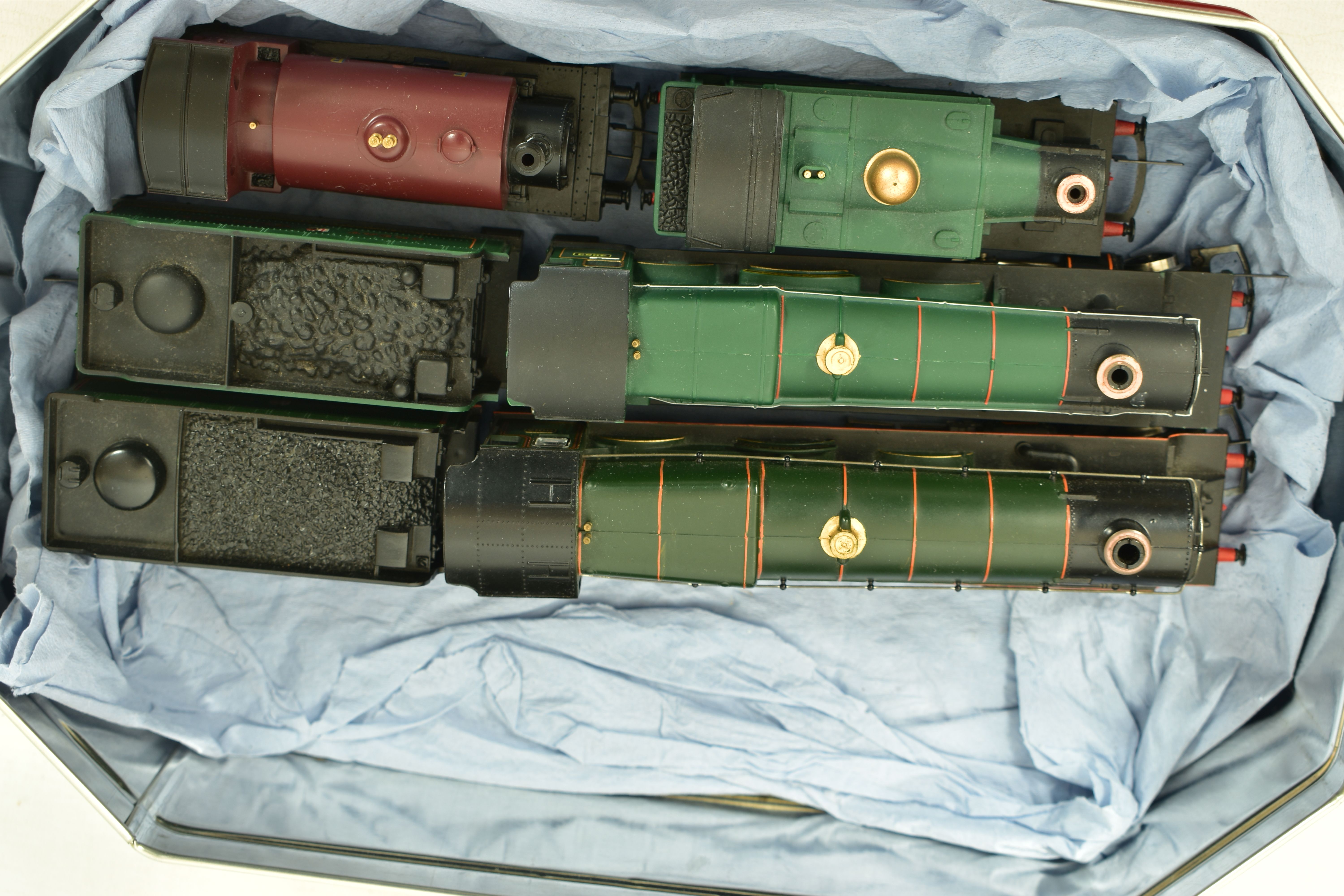 A QUANTITY OF BOXED AND UNBOXED HORNBY RAILWAYS OO GAUGE LOCOMOTIVES, to include unboxed King