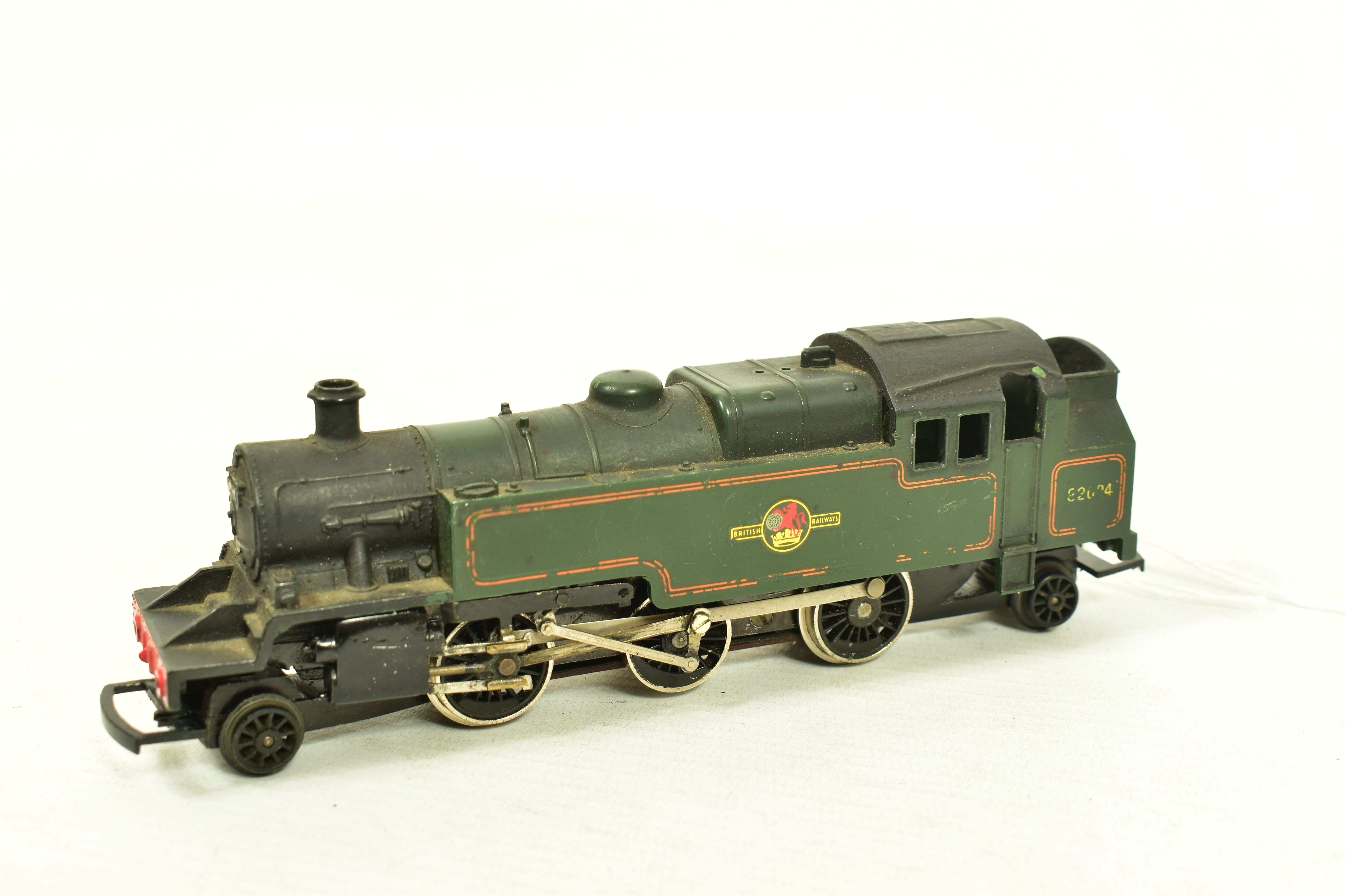EIGHT BOXED TRI-ANG OO GAUGE CLASS 3 TANK LOCOMOTIVES, all No.82004 in B.R. green or black liveries, - Image 3 of 15