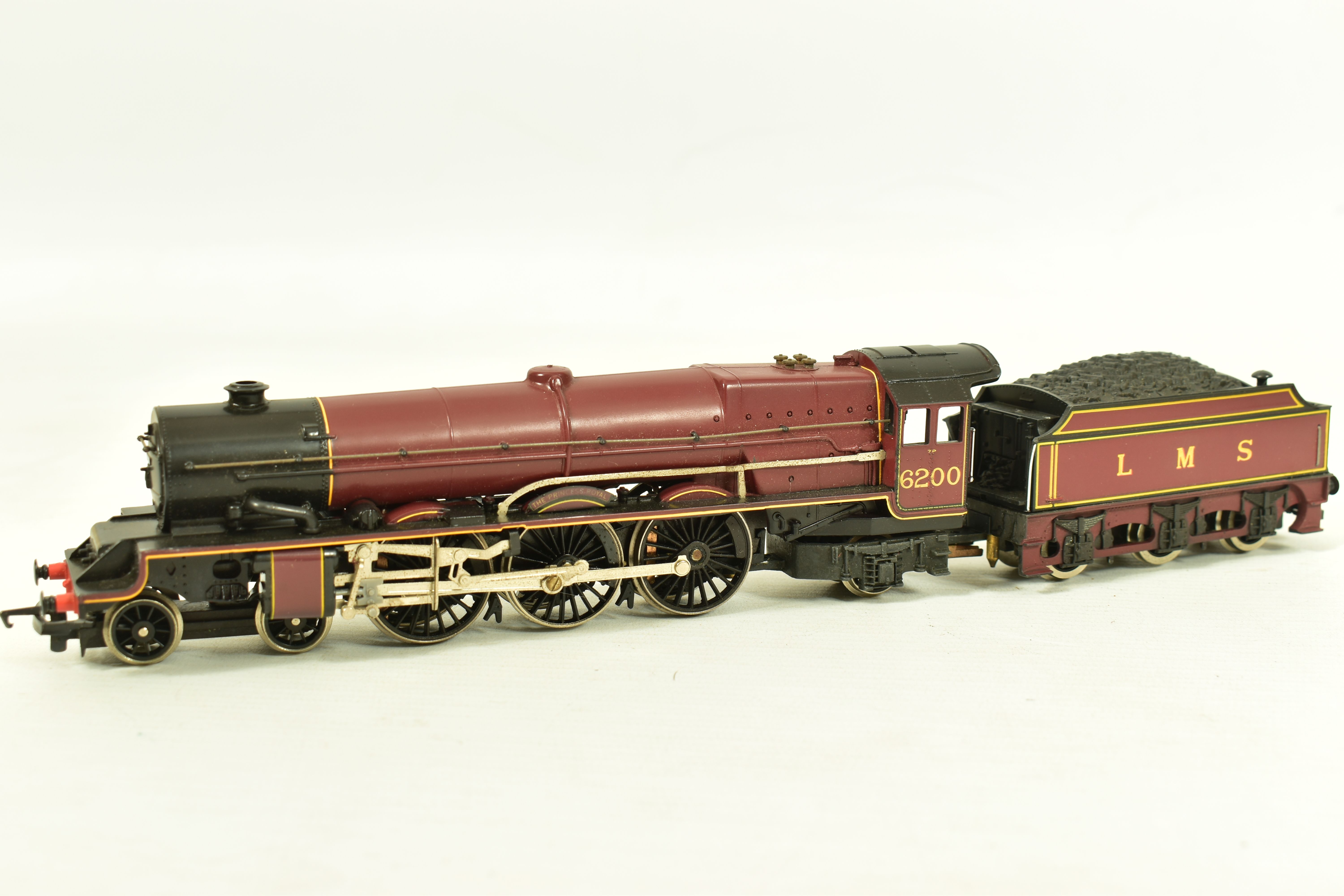 THREE BOXED HORNBY RAILWAYS OO GAUGE PRINCESS AND CORONATION CLASS LOCOMOTIVES, 'The Princess Royal' - Image 2 of 12