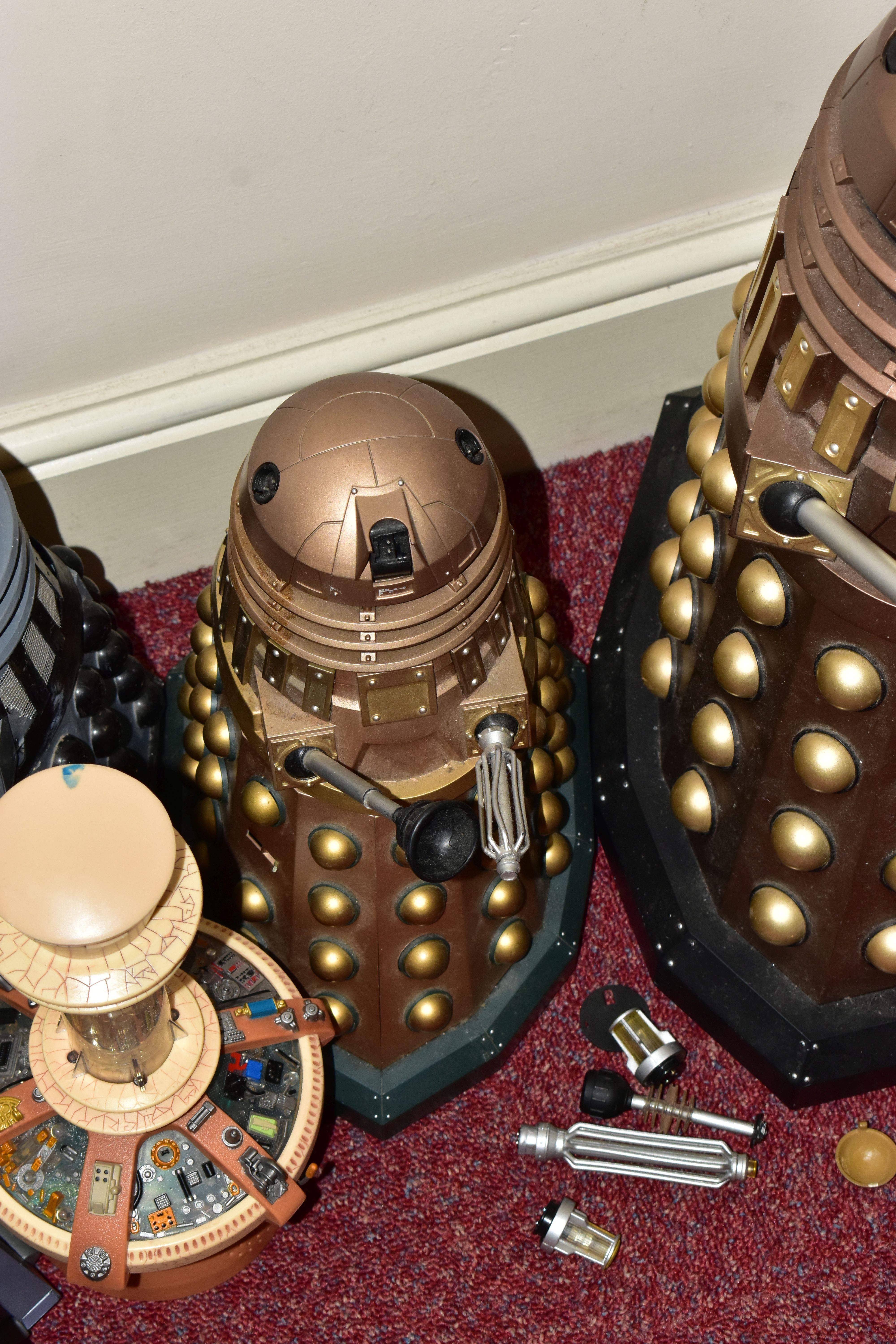 A BATTERY OPERATED REMOTE CONTROL K-9 FROM DOCTOR WHO, with two battery operated Daleks, not tested, - Image 3 of 7