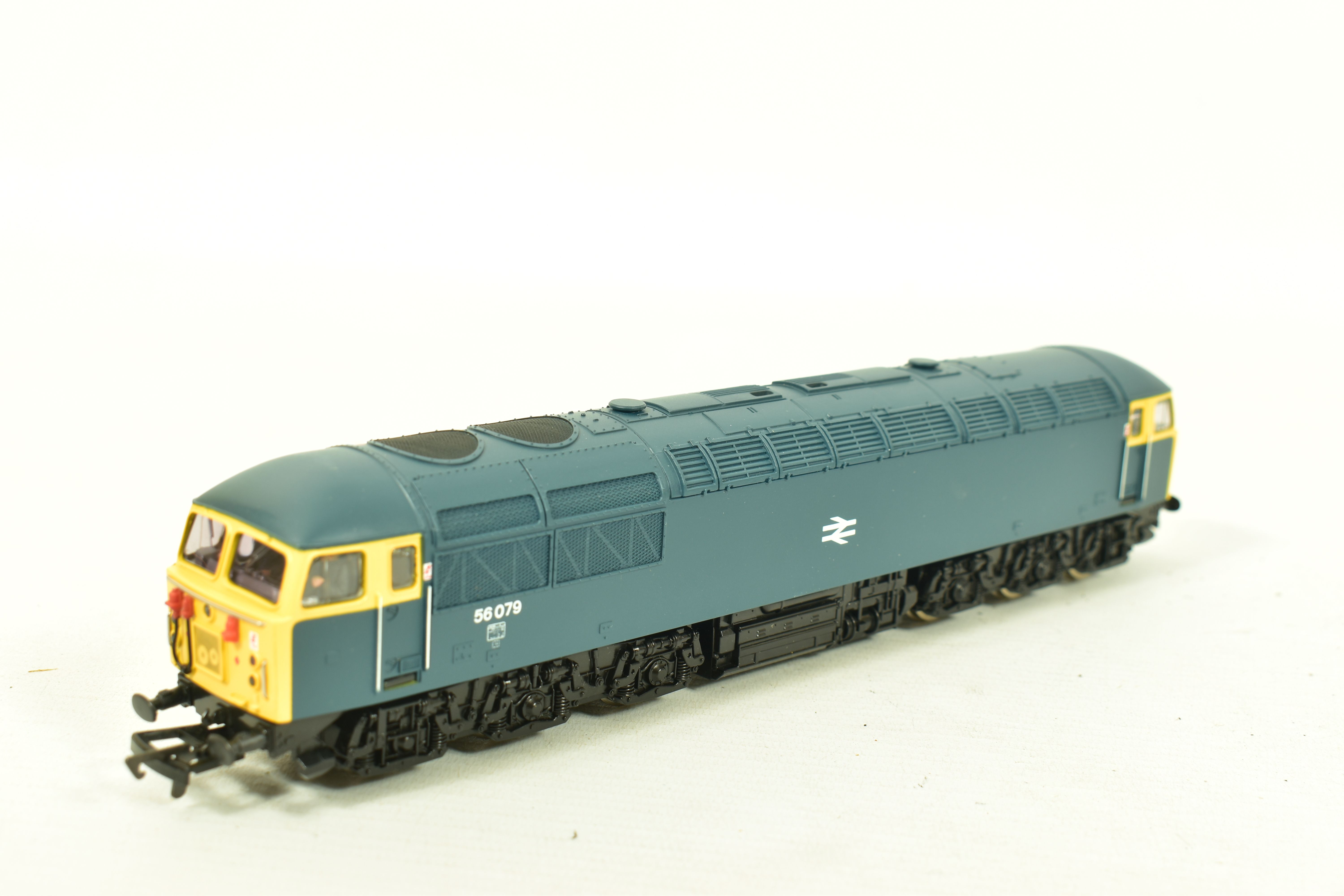 THREE BOXED MAINLINE OO GAUGE LOCOMOTIVES, 2 x class 45 Peak 'The Manchester Regiment' No. 45 039 ( - Image 2 of 9