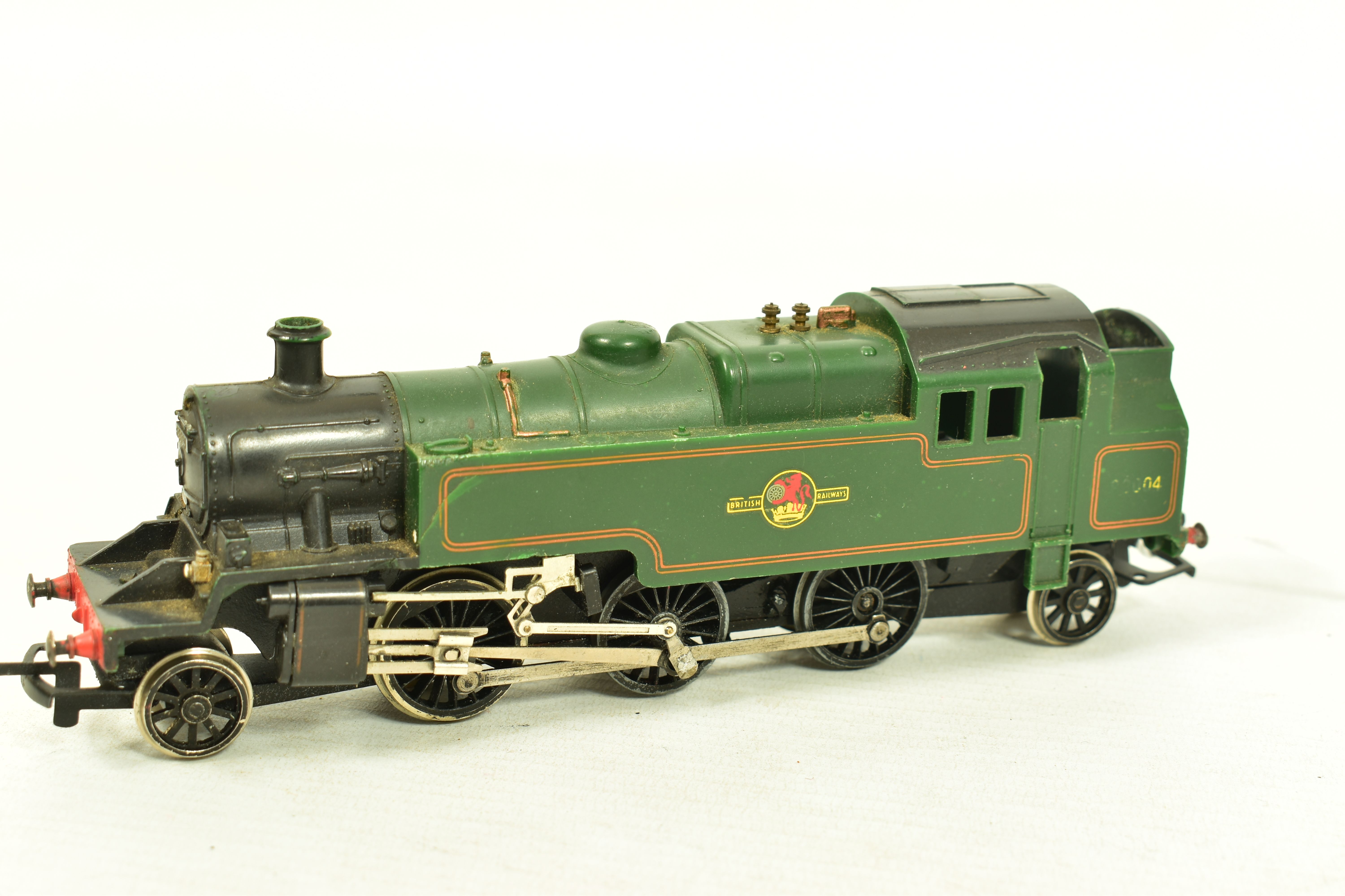 EIGHT BOXED TRI-ANG OO GAUGE CLASS 3 TANK LOCOMOTIVES, all No.82004 in B.R. green or black liveries, - Image 12 of 15