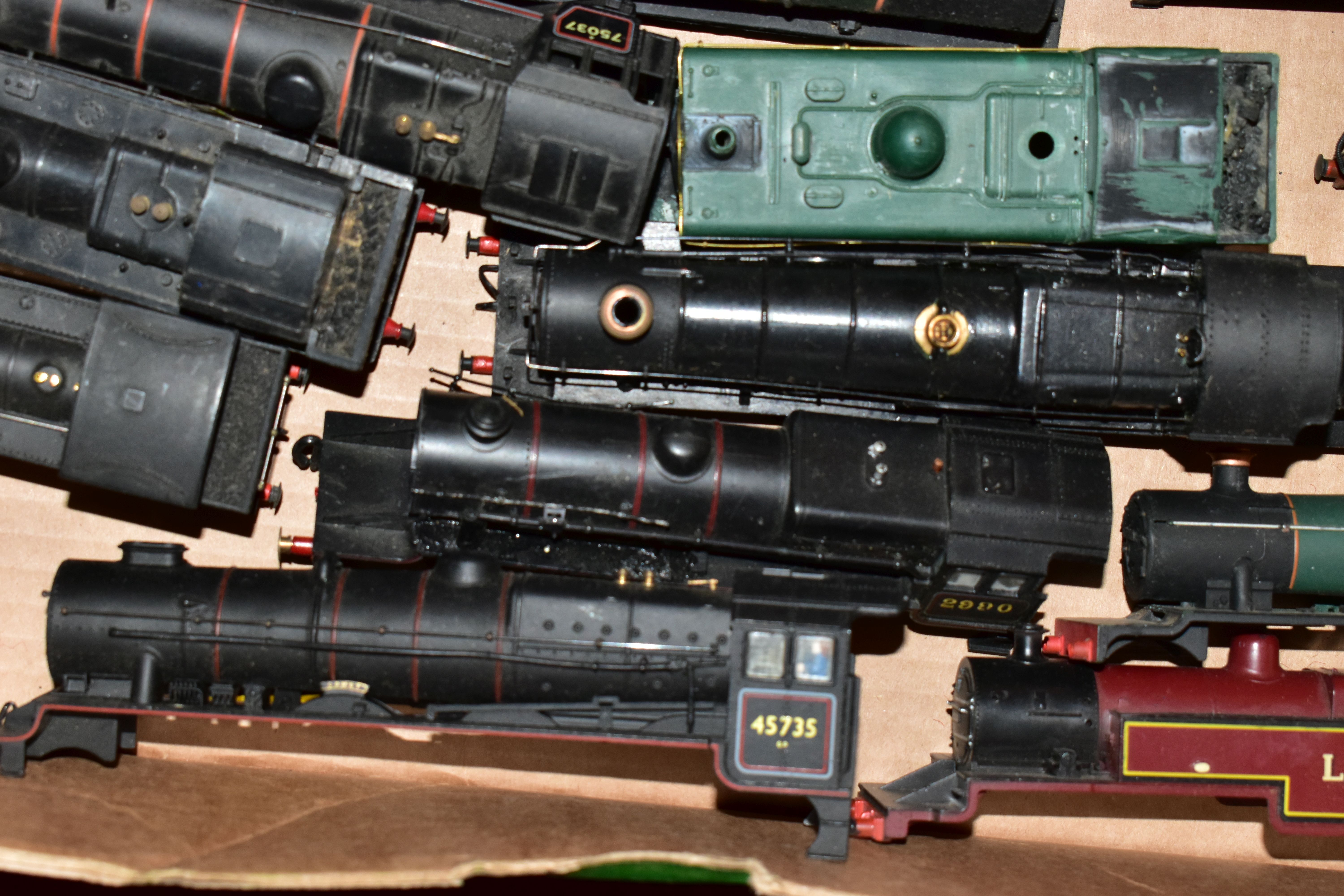 A OO GAUGE LOCOMOTIVE AND TENDER BODY SCRAP YARD, assorted bodyshells to include Hornby Dublo, Bec - Image 22 of 22