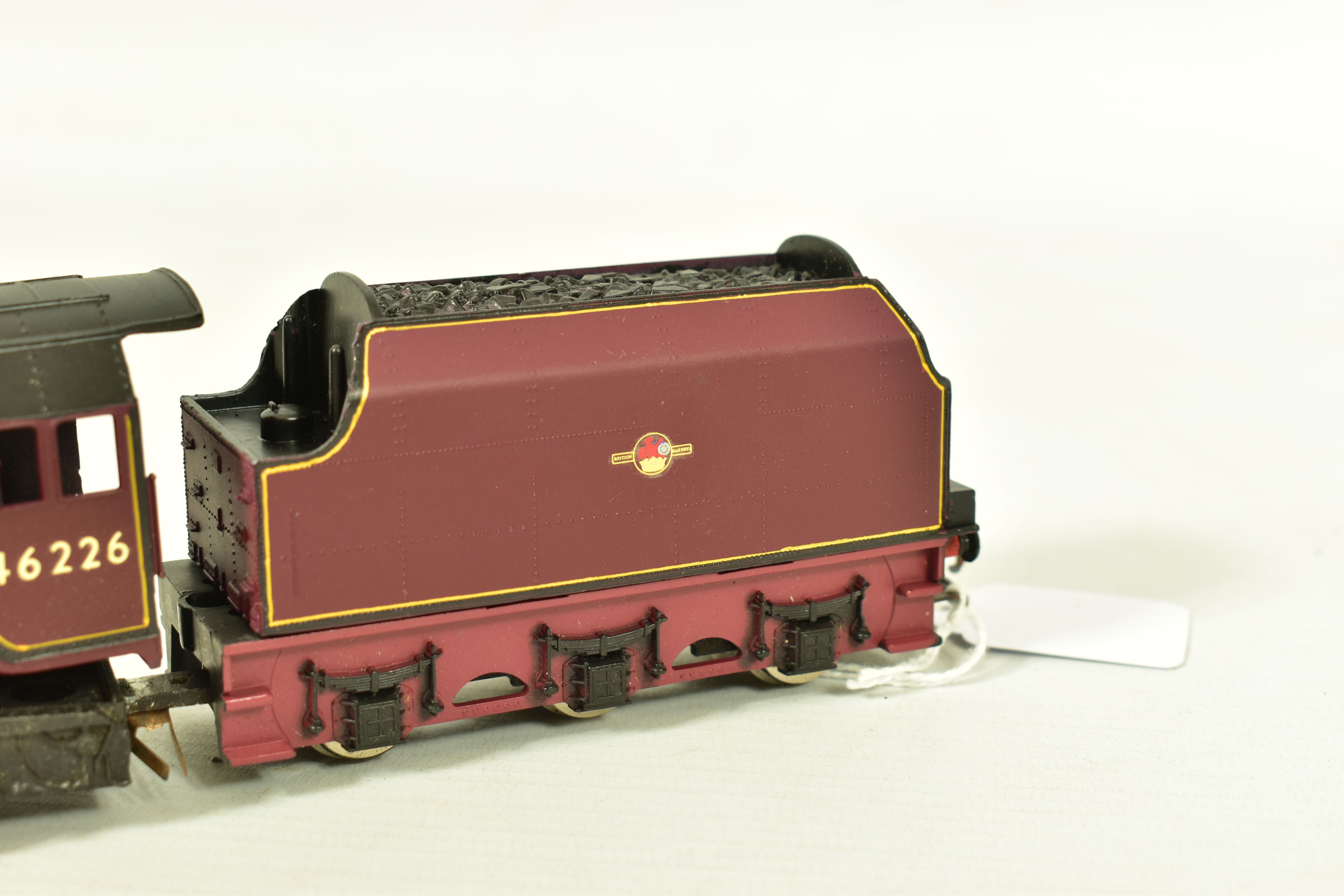 THREE BOXED HORNBY RAILWAYS OO GAUGE DUCHESS CLASS LOCOMOTIVES, 'Duchess of Sutherland' No.6233 ( - Image 10 of 16