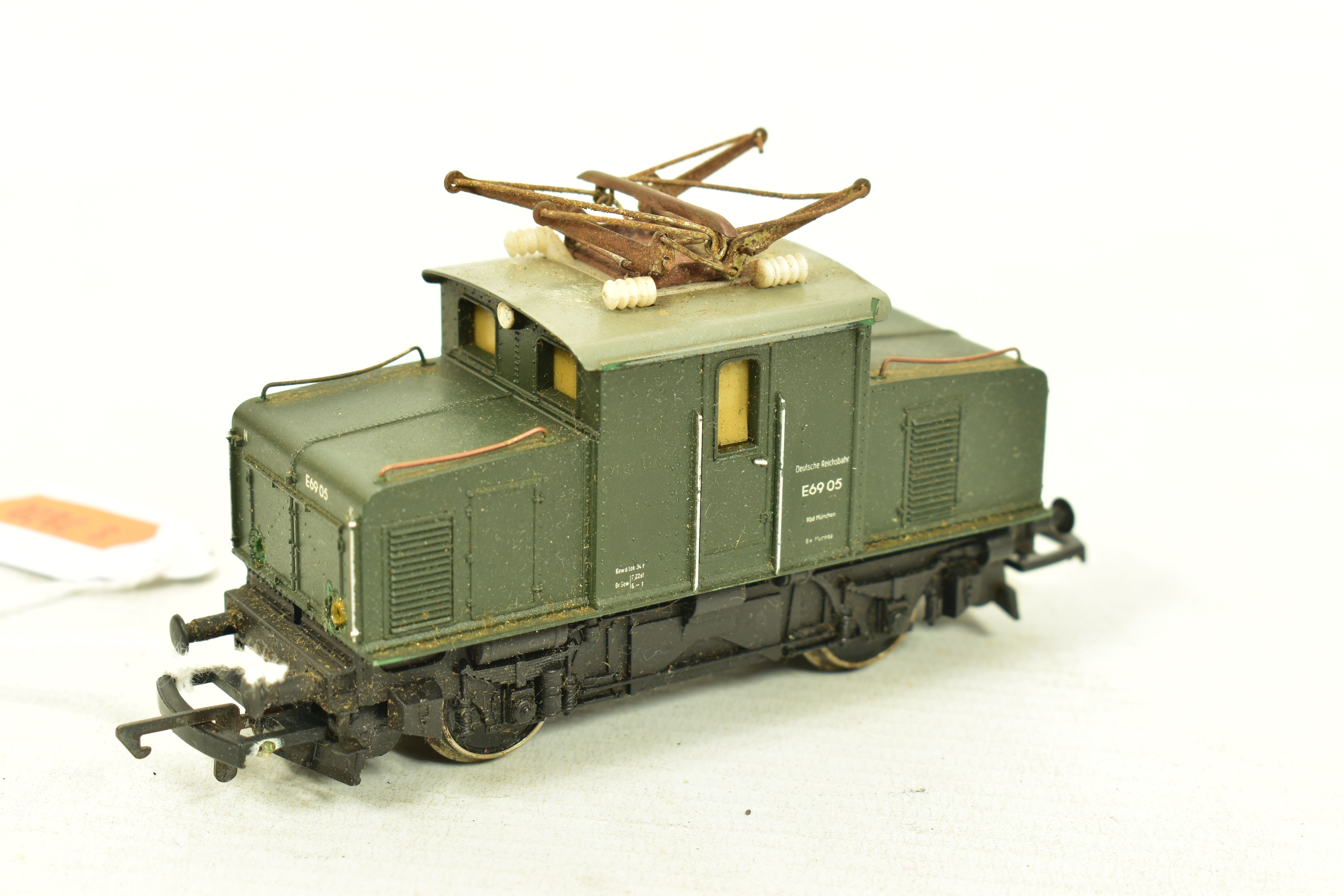 A BOXED LIMA HO GAUGE CLASS 141 LOCOMOTIVE AND TENDER, No.141 R 1097, S.N.C.F. green livery (3002L), - Image 8 of 8