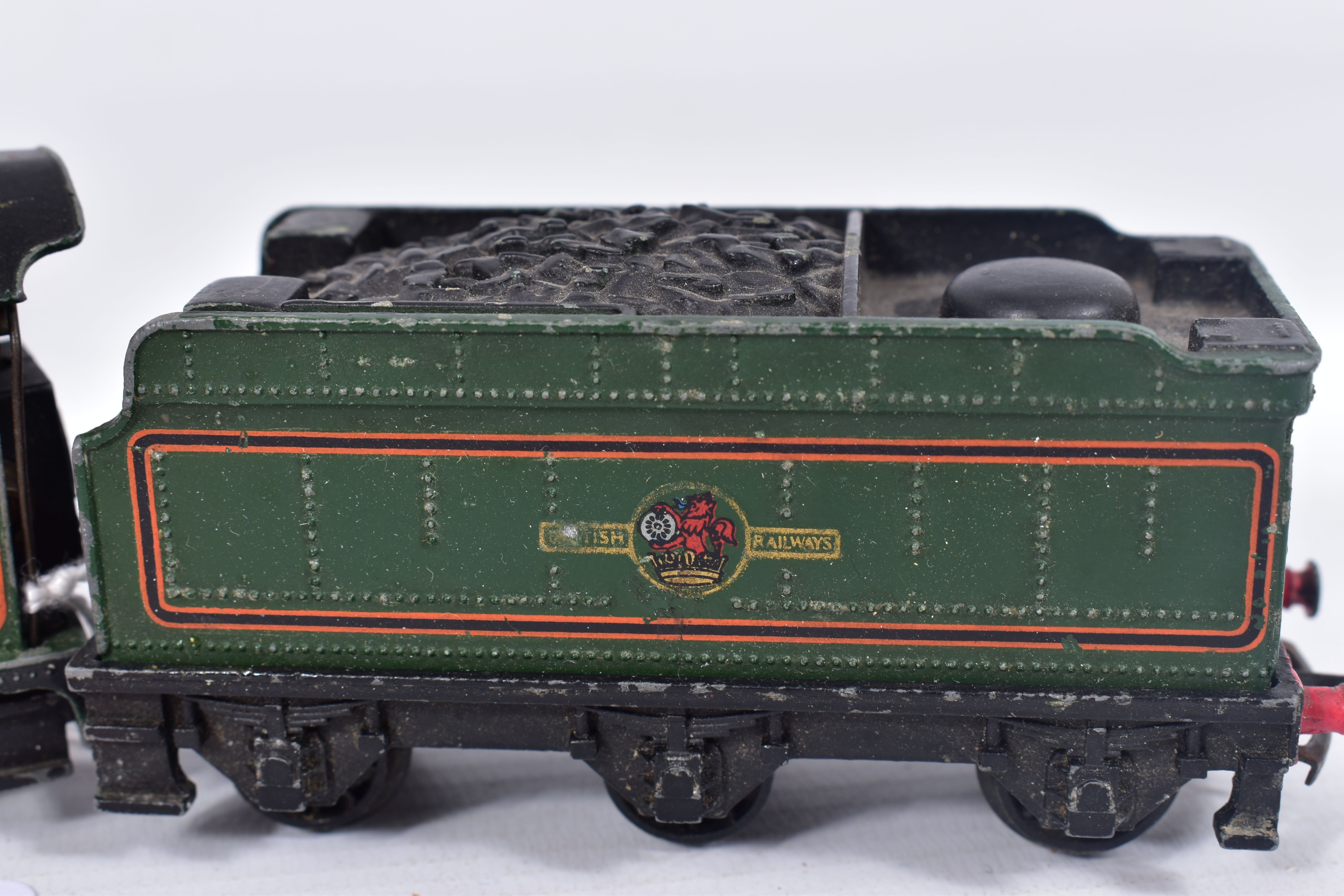 A BOXED HORNBY DUBLO CASTLE CLASS LOCOMOTIVE, 'Cardiff Castle' No.4075, B.R. lined green livery ( - Image 3 of 4