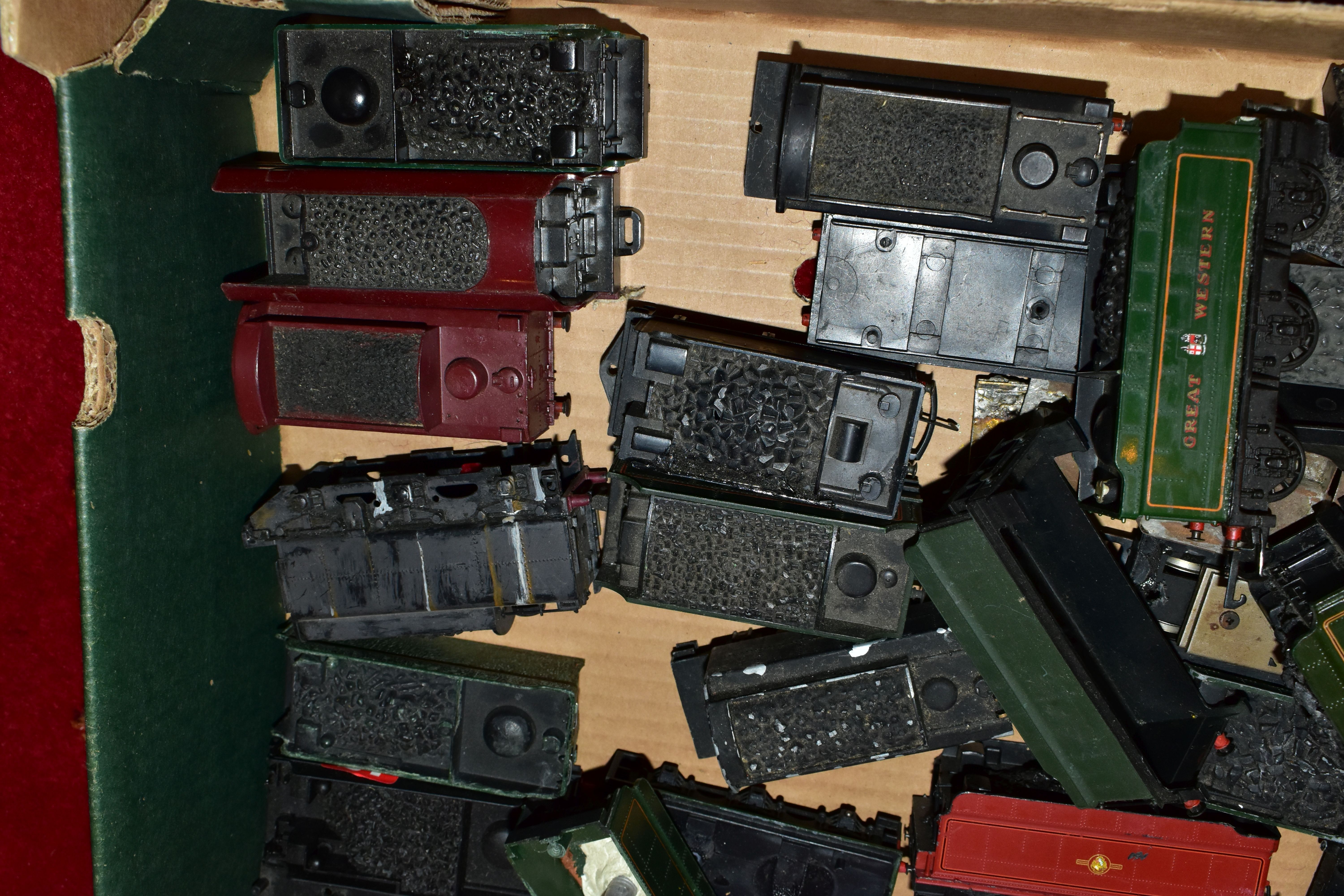 A OO GAUGE LOCOMOTIVE AND TENDER BODY SCRAP YARD, assorted bodyshells to include Hornby Dublo, Bec - Image 9 of 22