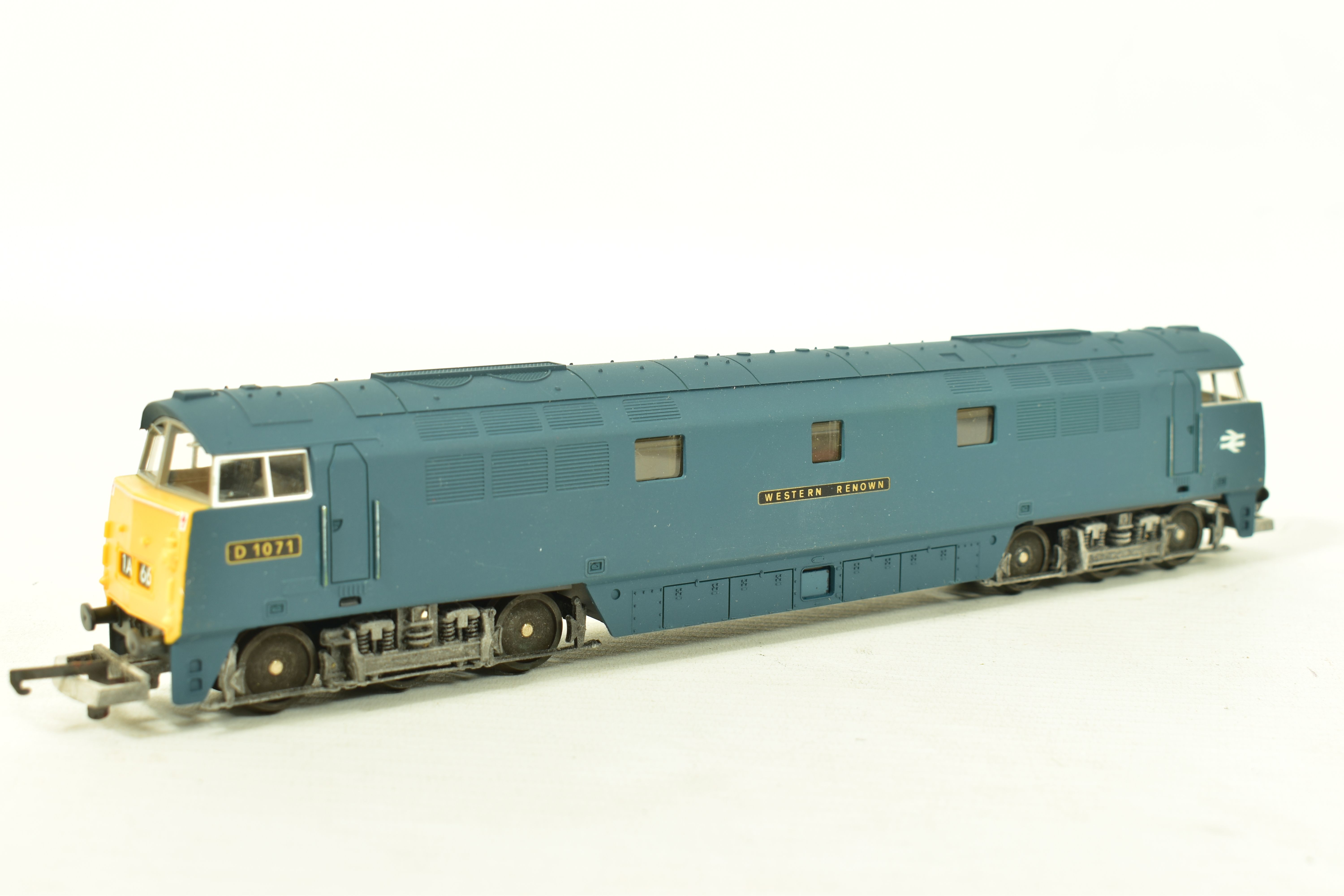 FOUR BOXED LIMA OO GAUGE LOCOMOTIVES, 2 x class 50 'Eagle' No.50 043 both in B.R. large logo blue - Image 6 of 11