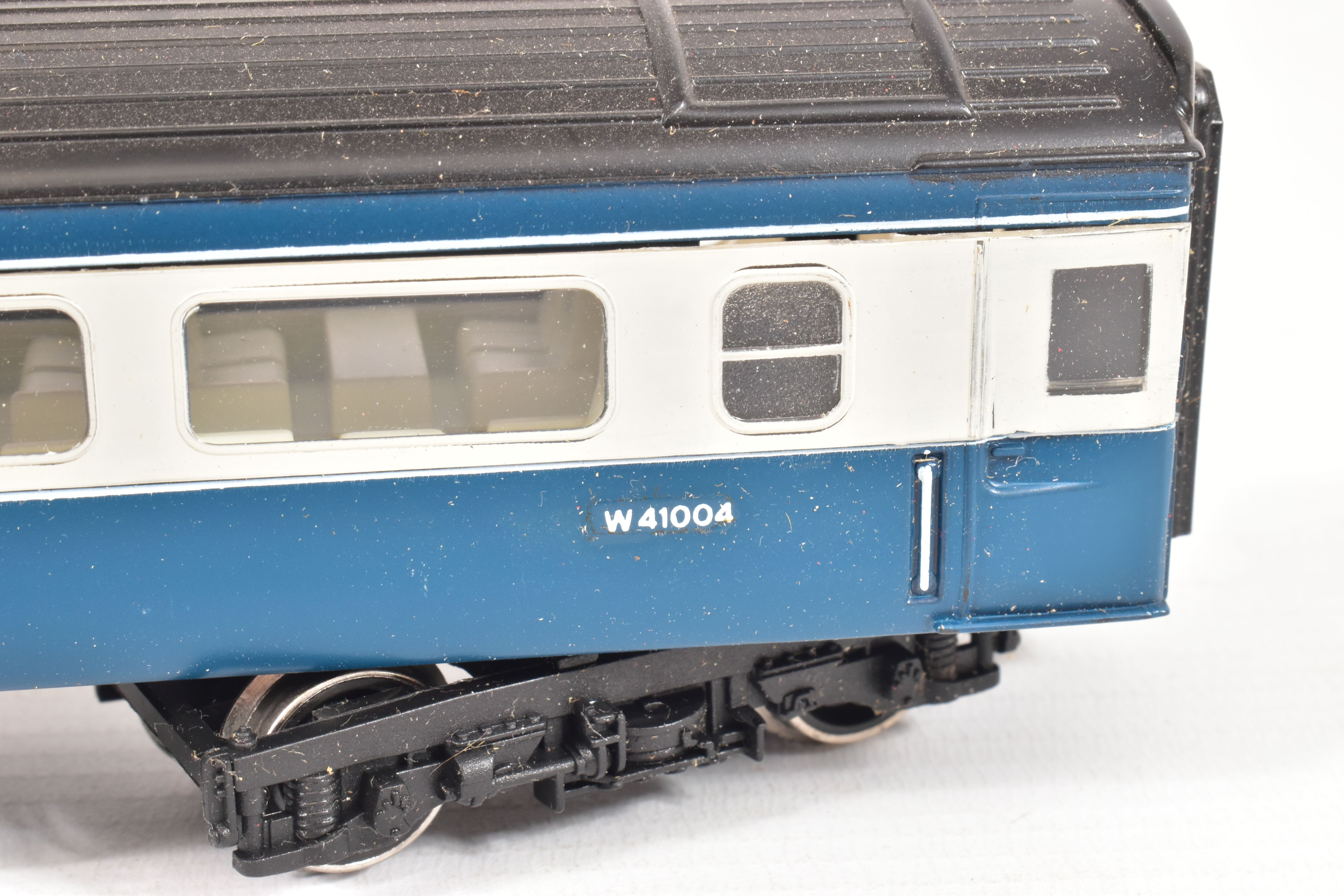 A BOXED HORNBY OO GAUGE INTERCITY 125 HIGH SPEED TRAIN PACK, No.R332, comprising power car No. - Image 5 of 12