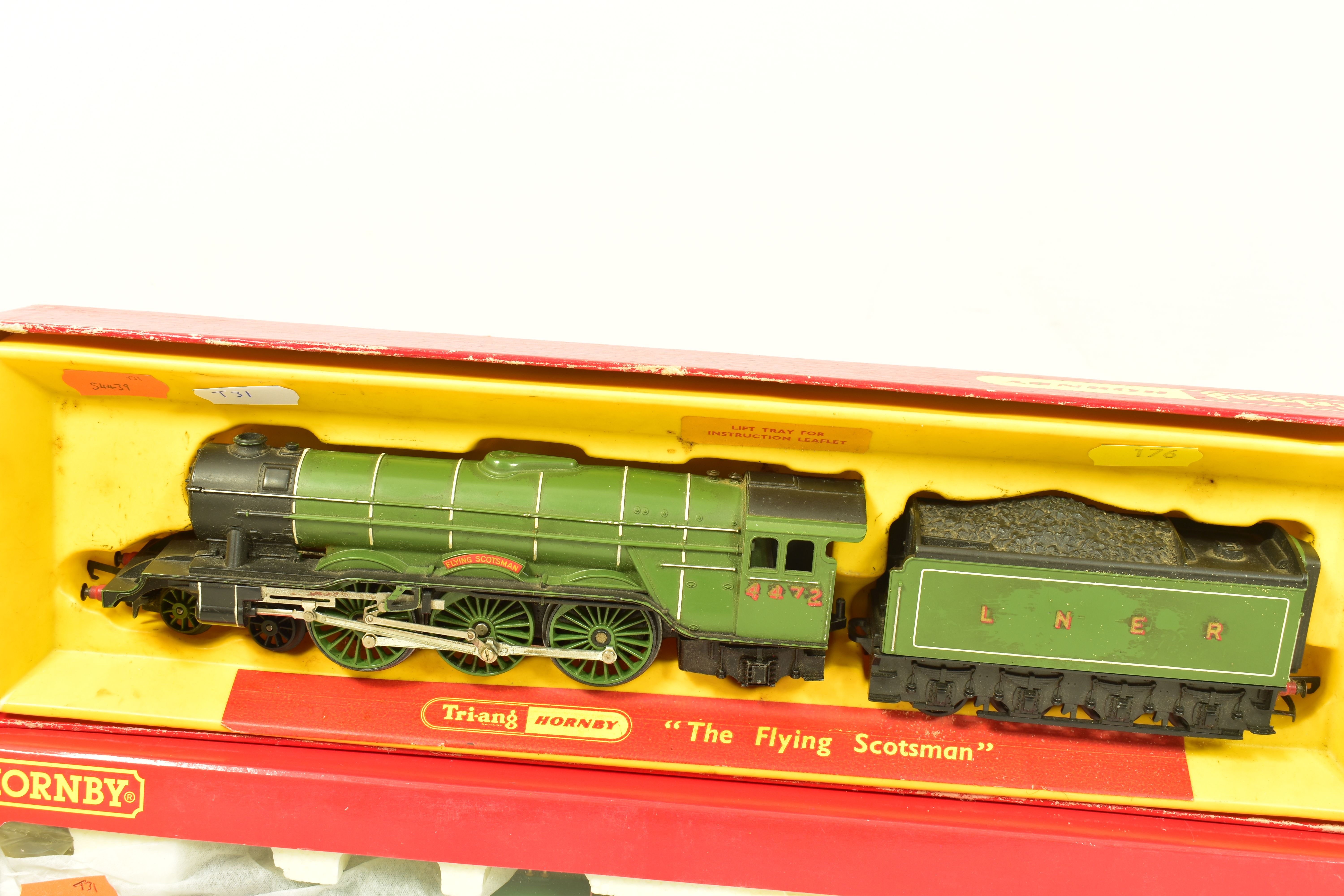 FIVE BOXED TRI-ANG HORNBY AND HORNBY RAILWAYS OO GAUGE LOCOMOTIVES, Tri-ang Hornby class A3 ' - Image 7 of 11