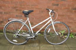 AN APOLLO JAVELIN LADIES BIKE with 5 speed Shimano gears and 20in frame