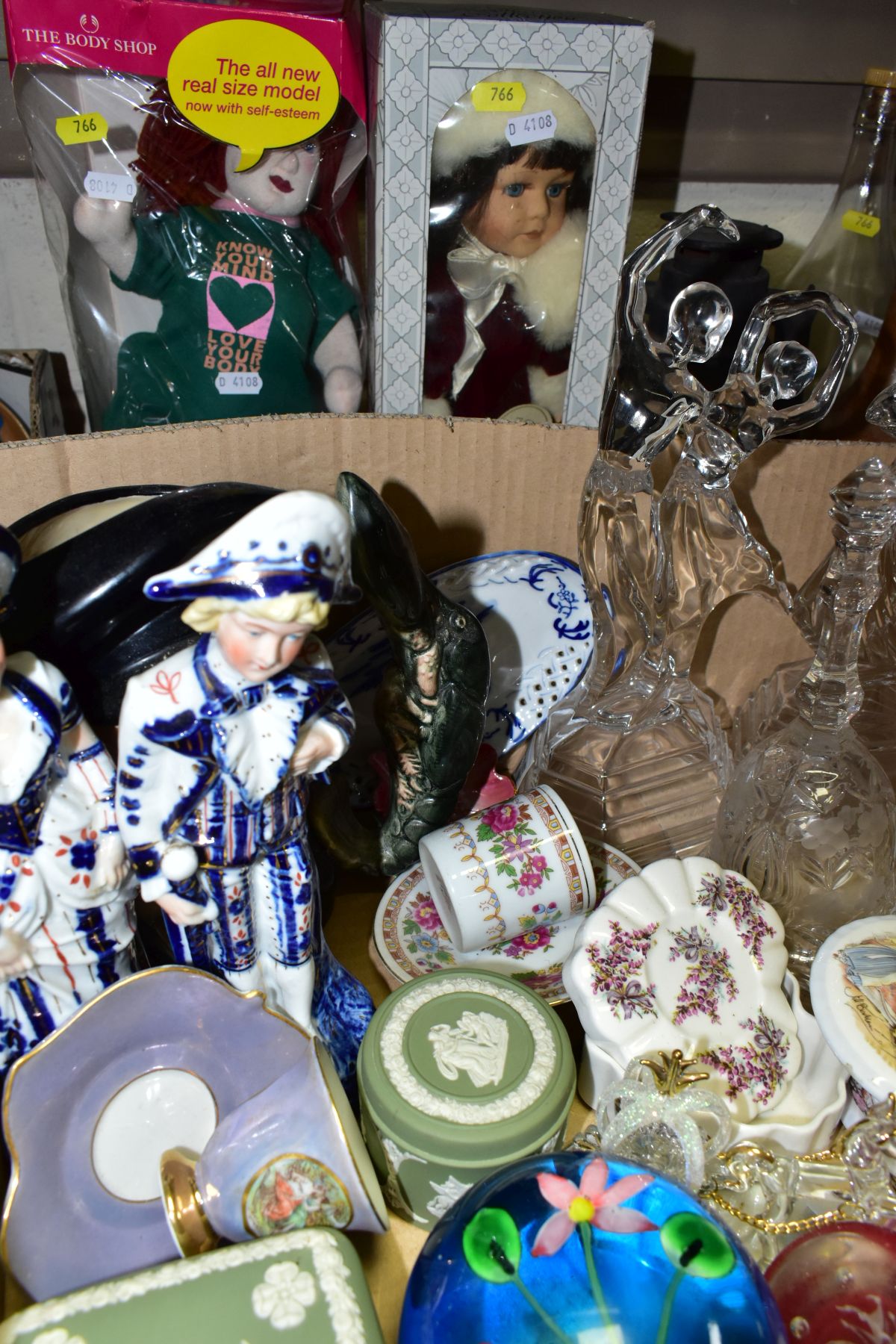 FOUR BOXES AND LOOSE CERAMICS, GLASSWARE, METALWARE, COLLECTORS DOLLS, ETC, including a Royal - Image 8 of 15