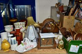 BOXED AND LOOSE SUNDRY ITEMS ETC, to include a box of treen items - turned wooden bowls and vases,