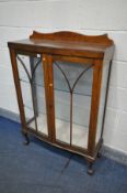 AN EARLY 20TH CENTURY MAHOGANY TWO DOOR CHINA CABINET, with two glass shelves, width 88cm x depth