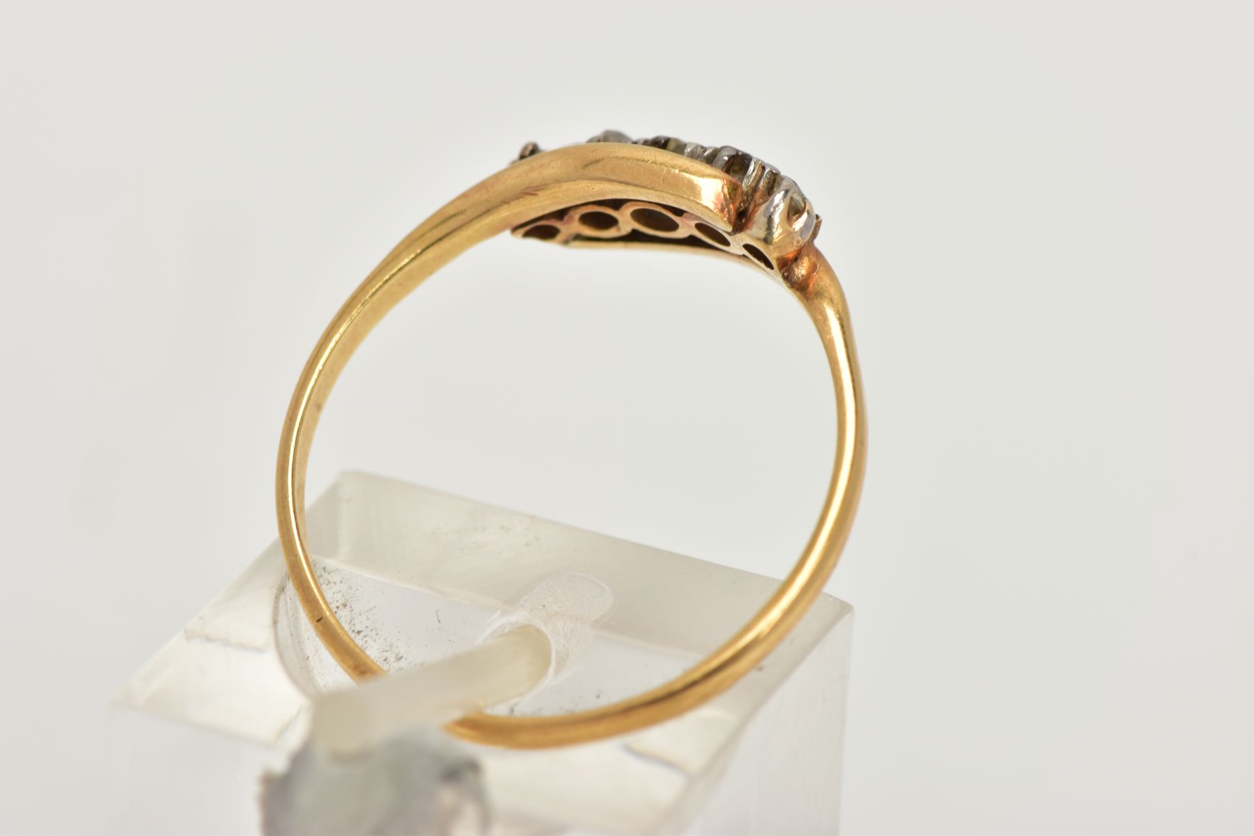 A YELLOW METAL FIVE STONE DIAMOND RING, designed with a row of graduating single cut diamonds, - Image 3 of 4