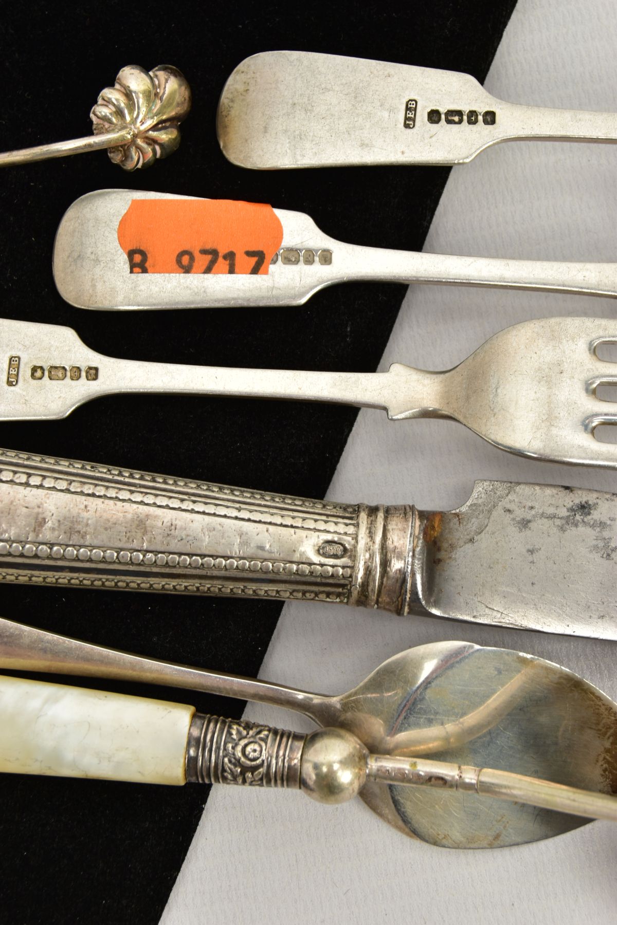 A SELECTION OF SILVER CUTLERY, to include three old English pattern forks, each with an engraved - Bild 4 aus 4