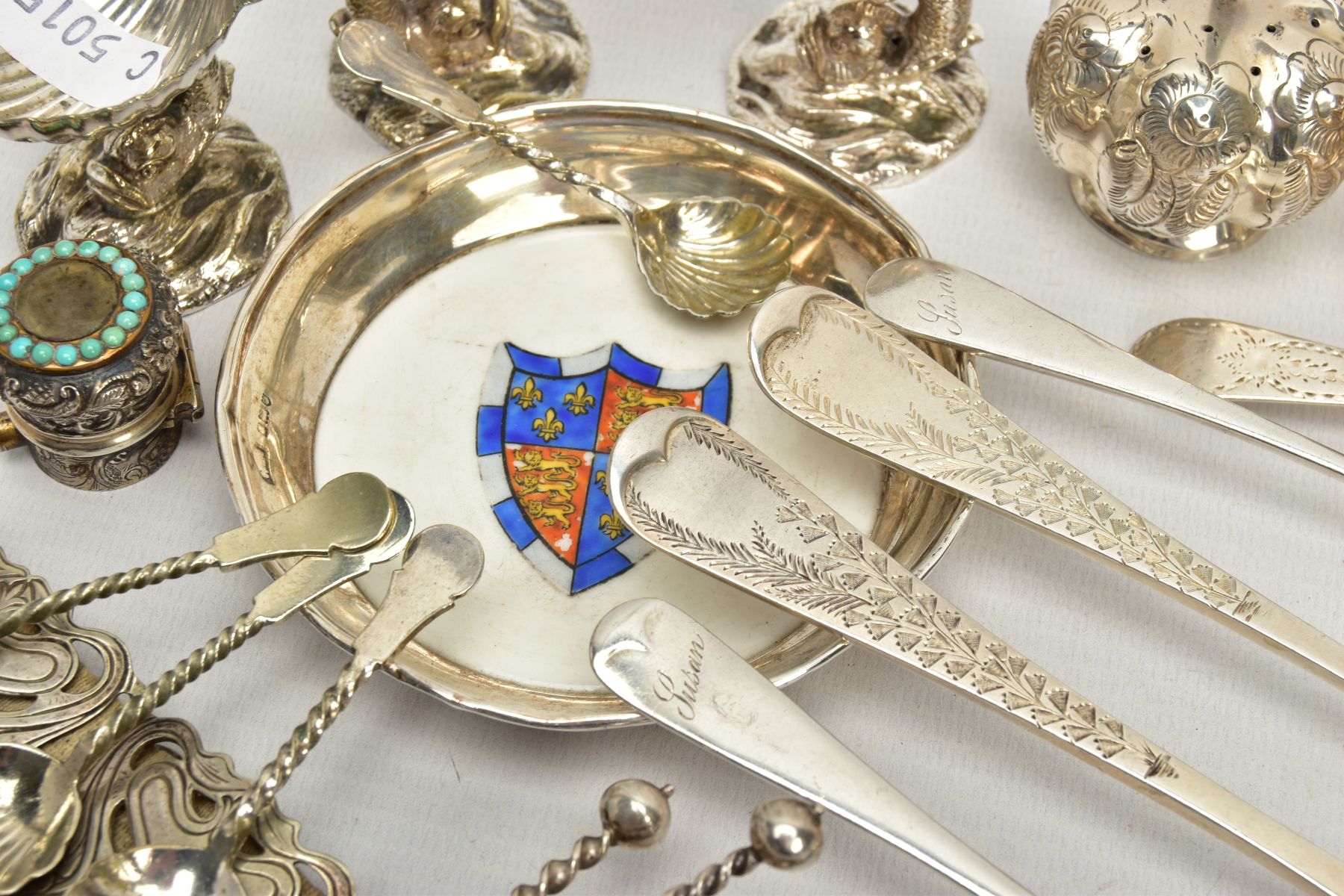 AN ASSORTMENT OF SILVER CUTLERY AND WHITE METAL ITEMS, to include an old English bright cut matching - Image 2 of 10