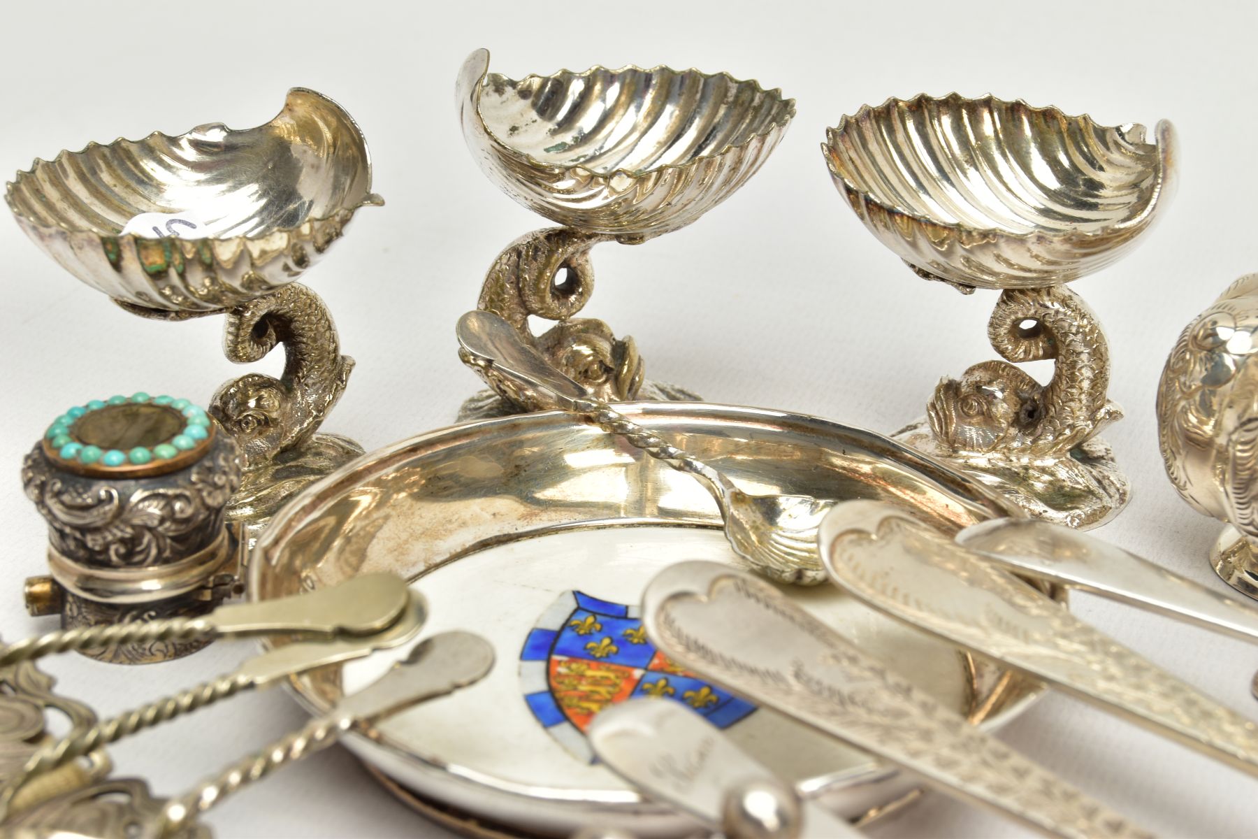 AN ASSORTMENT OF SILVER CUTLERY AND WHITE METAL ITEMS, to include an old English bright cut matching - Image 3 of 10