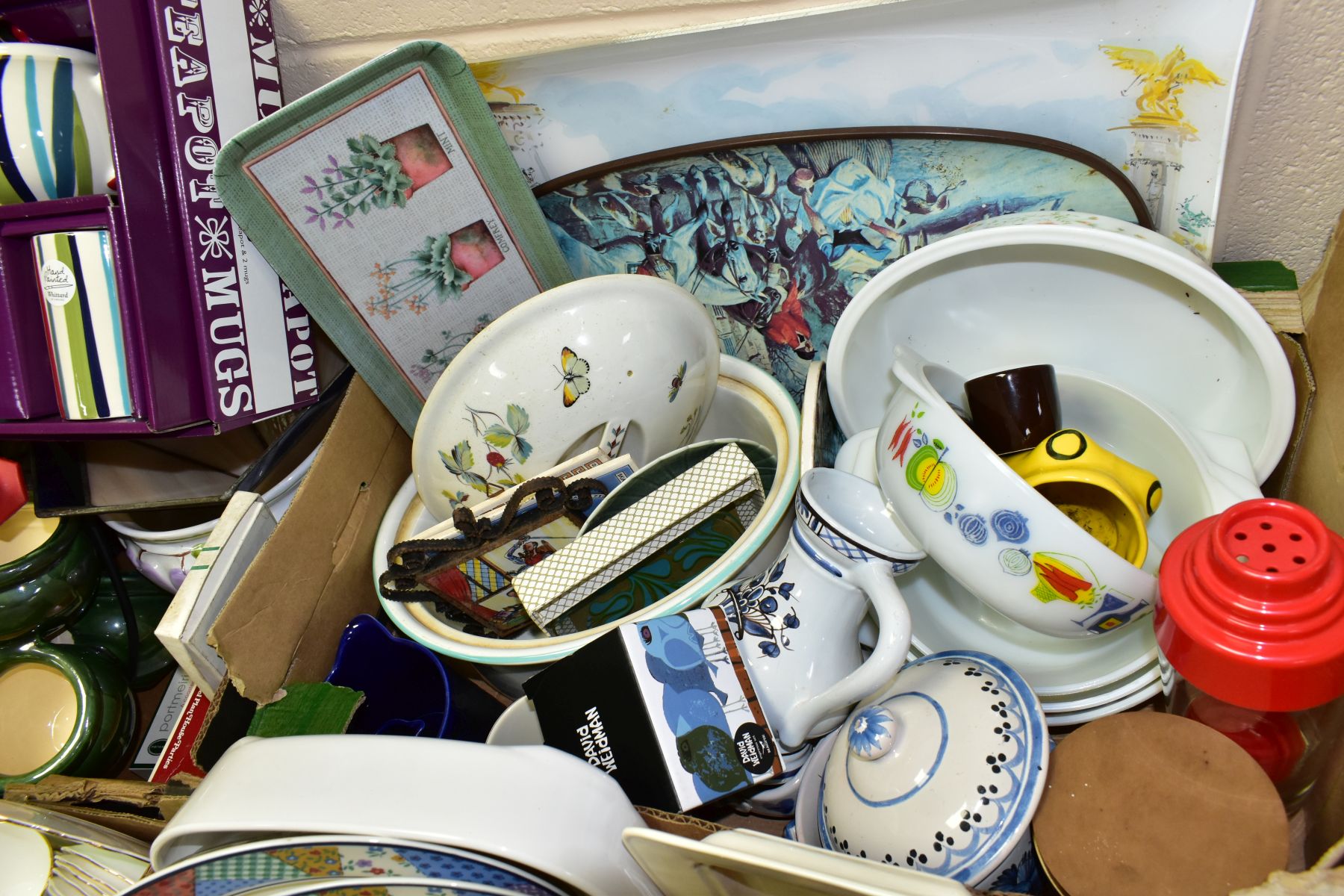SIX BOXES OF CERAMICS AND SUNDRY ITEMS, to include a boxed Whittard of Chelsea teapot and two mug - Image 7 of 7