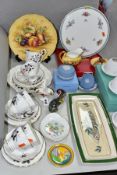 A GROUP OF CERAMIC TEA AND GIFTWARES, to include a nineteen piece Royal Albert Queen's Messenger