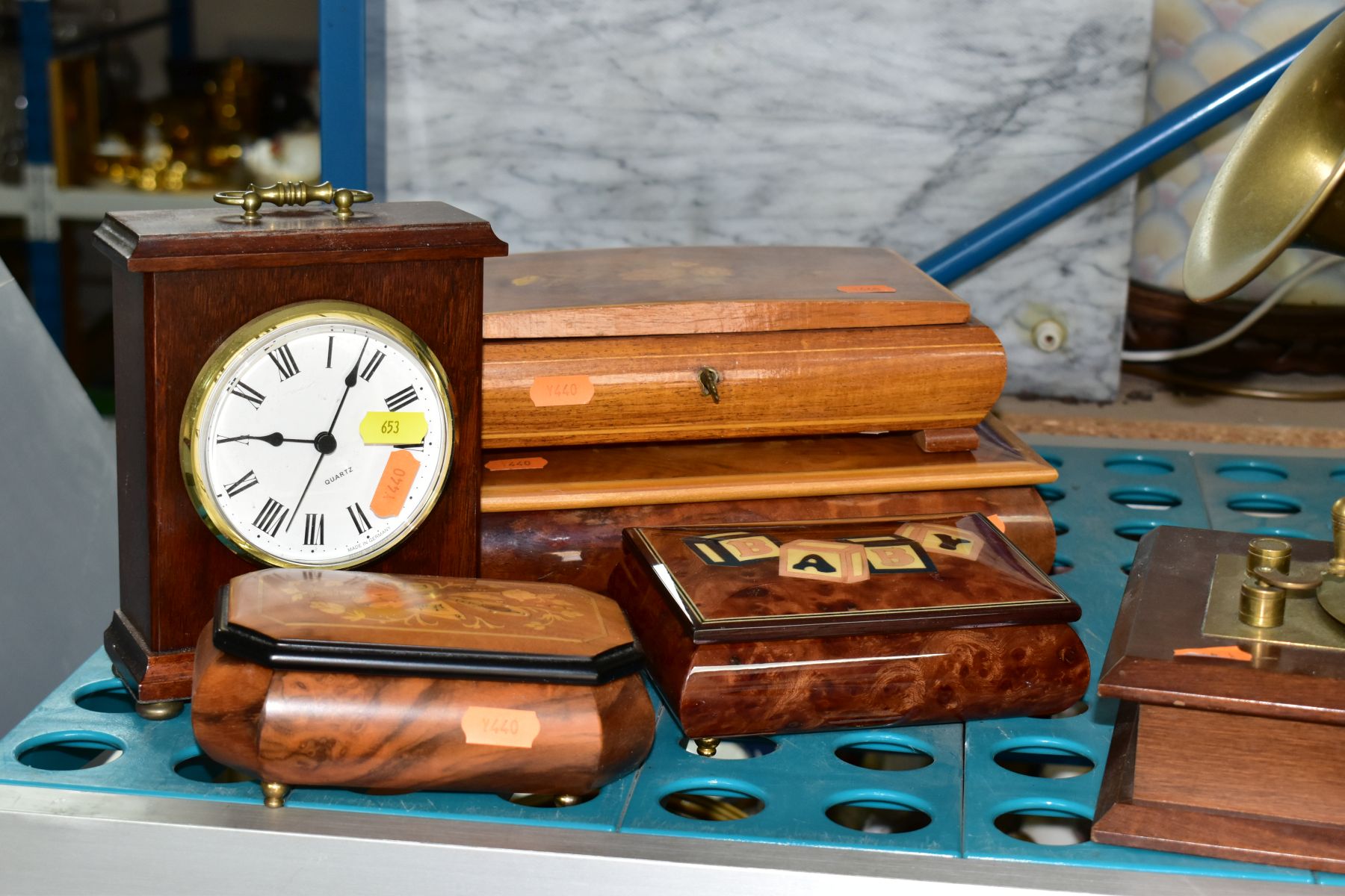 A GROUP OF EIGHT MUSIC BOXES AND TWO MANTEL CLOCKS, to include a Tallent music box in the form of - Image 2 of 6