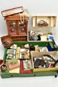 A BOX OF ASSORTED COSTUME JEWELLERY AND OTHER ITEMS, to include various small jewellery boxes and