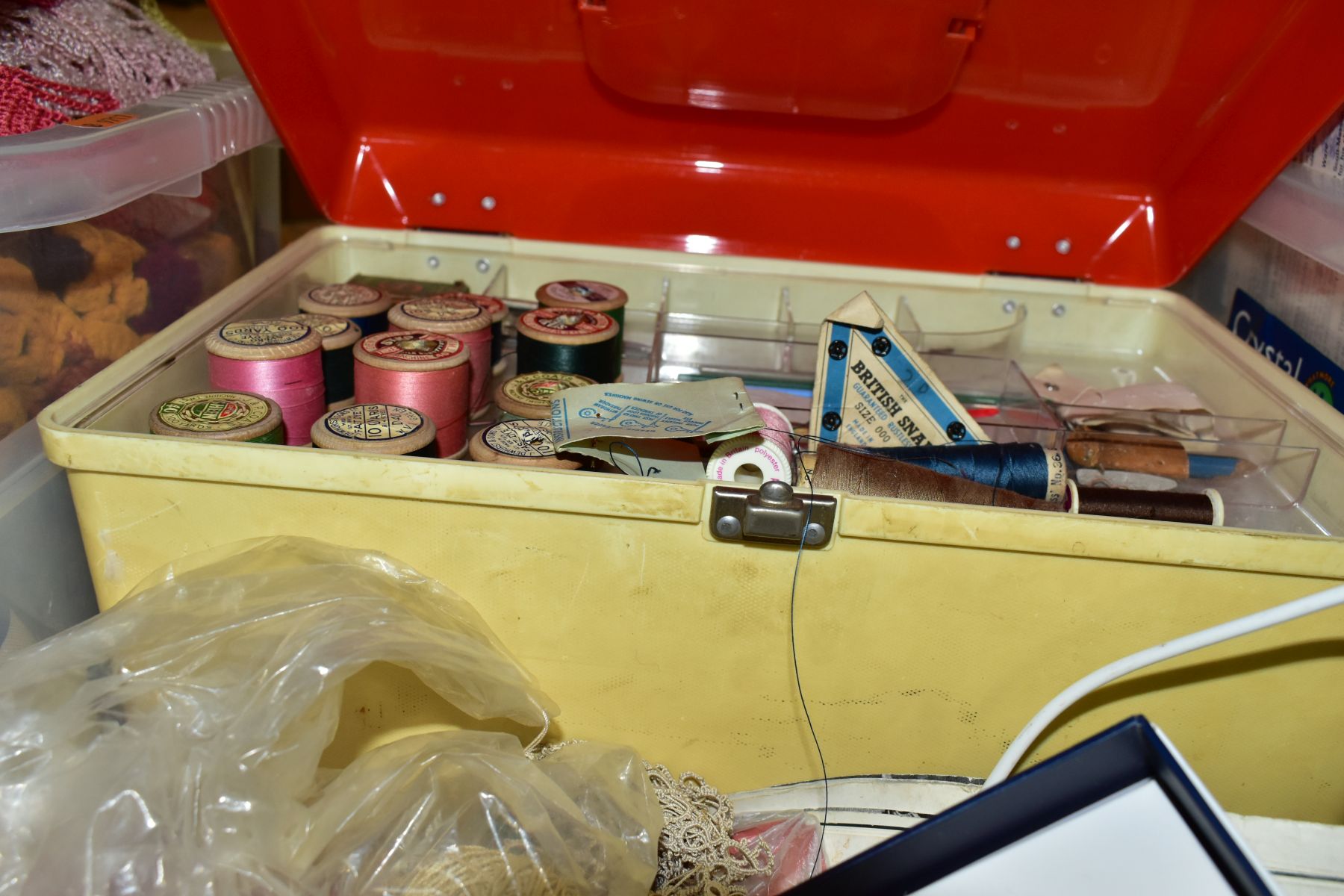 SEVEN BOXES AND LOOSE HABERDASHERY ITEMS, TINS, HATS, ETC, including two bowler hats, ladies and - Image 9 of 13