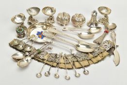 AN ASSORTMENT OF SILVER CUTLERY AND WHITE METAL ITEMS, to include an old English bright cut matching