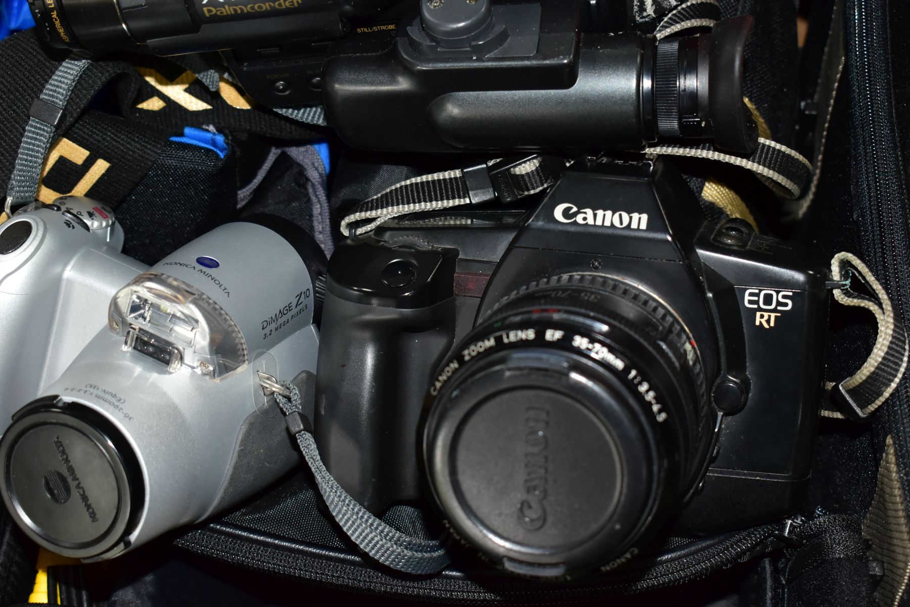 TWO BOXES AND LOOSE CAMERAS AND PHOTOGRAPHIC EQUIPMENT, to include a Canon EOS RT 35mm SLR with f3.5 - Image 2 of 5