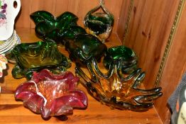 SIX MURANO STYLE COLOURED GLASS BOWLS AND A PRESS MOULDED GREEN GLASS BOWL, including a red,