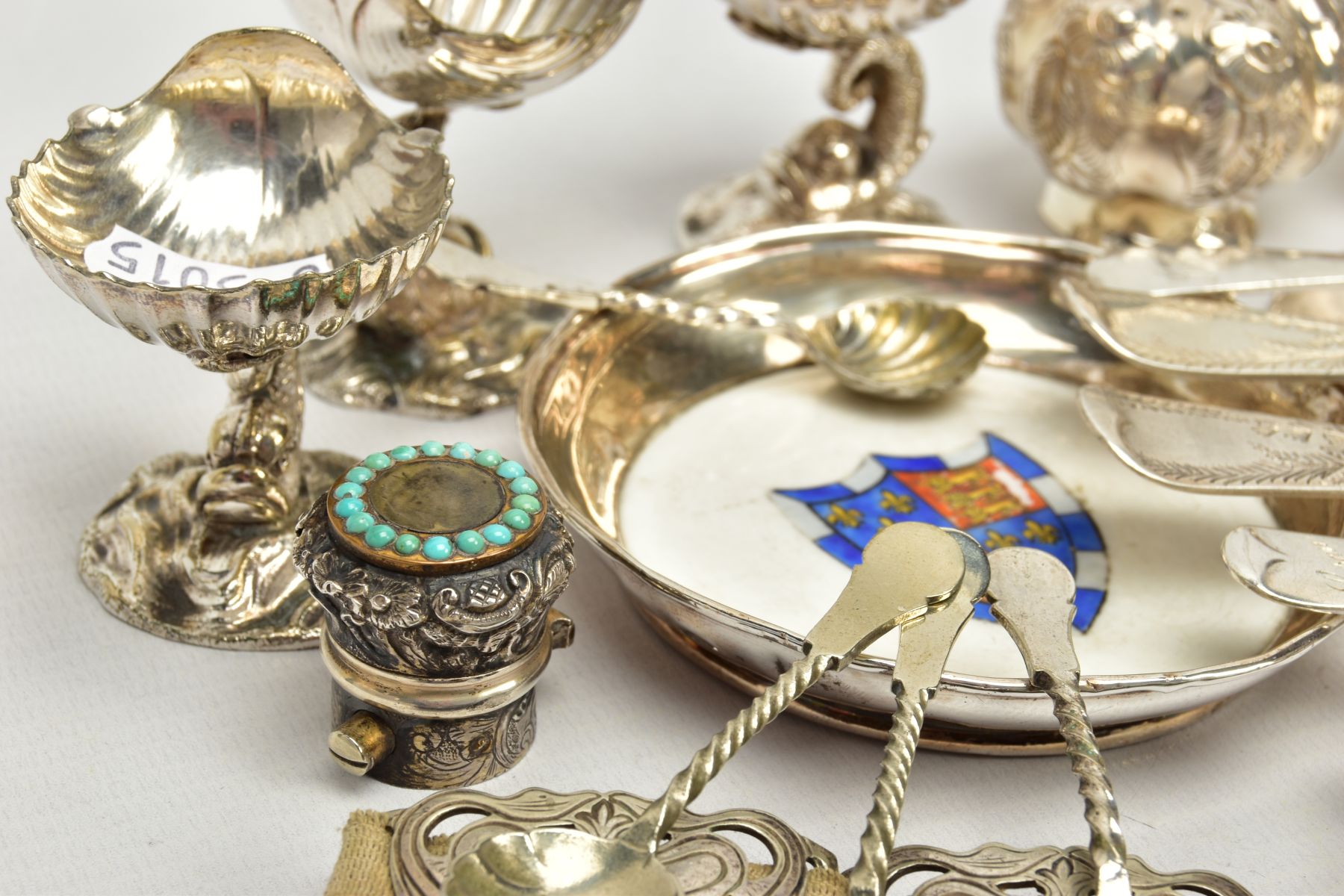 AN ASSORTMENT OF SILVER CUTLERY AND WHITE METAL ITEMS, to include an old English bright cut matching - Image 8 of 10