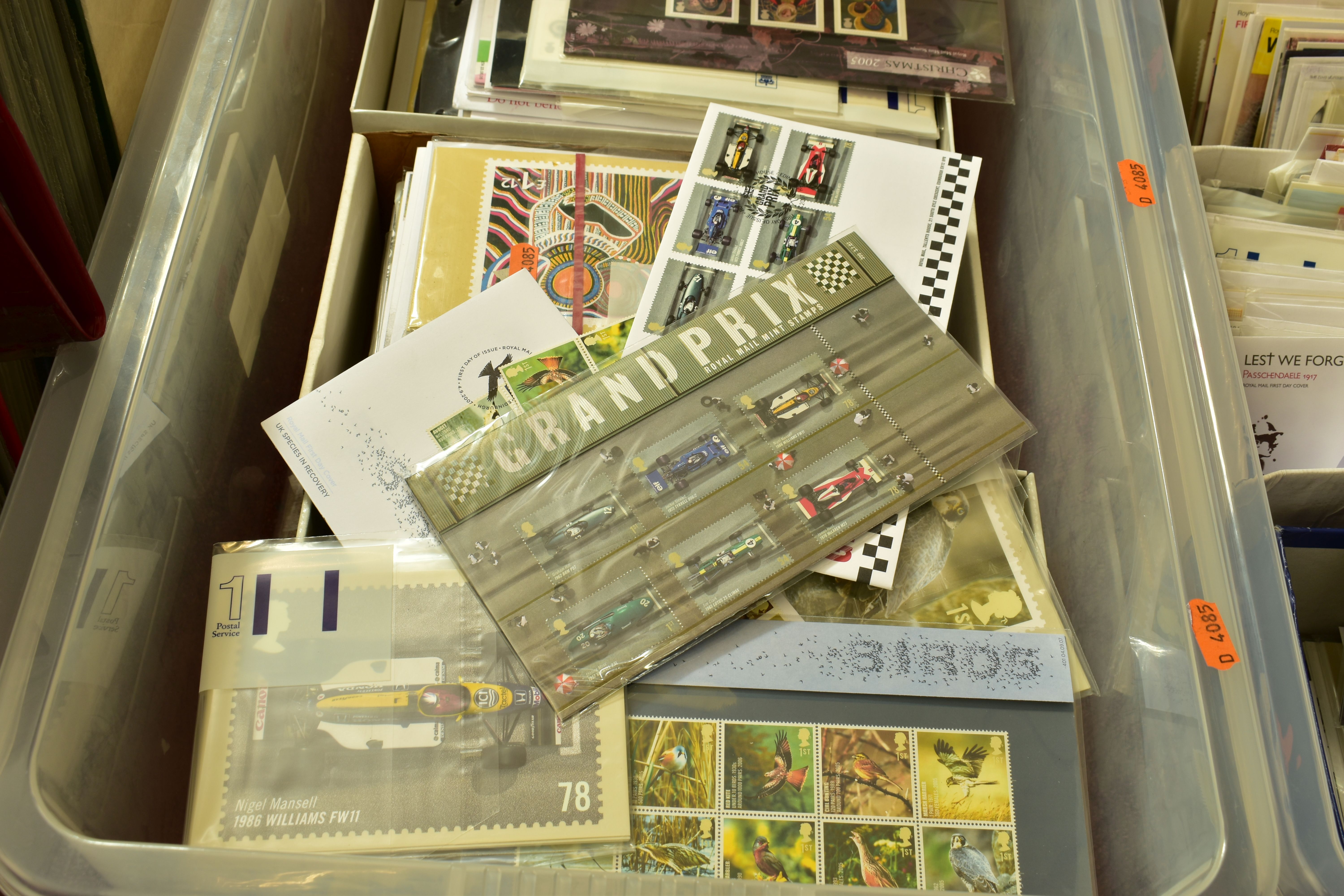 VERY LARGE UNTIDY COLLECTION OF STAMPS, of mainly GB decimal stamps as FDCs, PHQs and presentation - Image 6 of 15