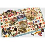 A LARGE BOX CONTAINING LARGE QUANTITY OF MILITARY BADGES, MEDALS, BUTTONS, CLOTH FORMATION BADGES,