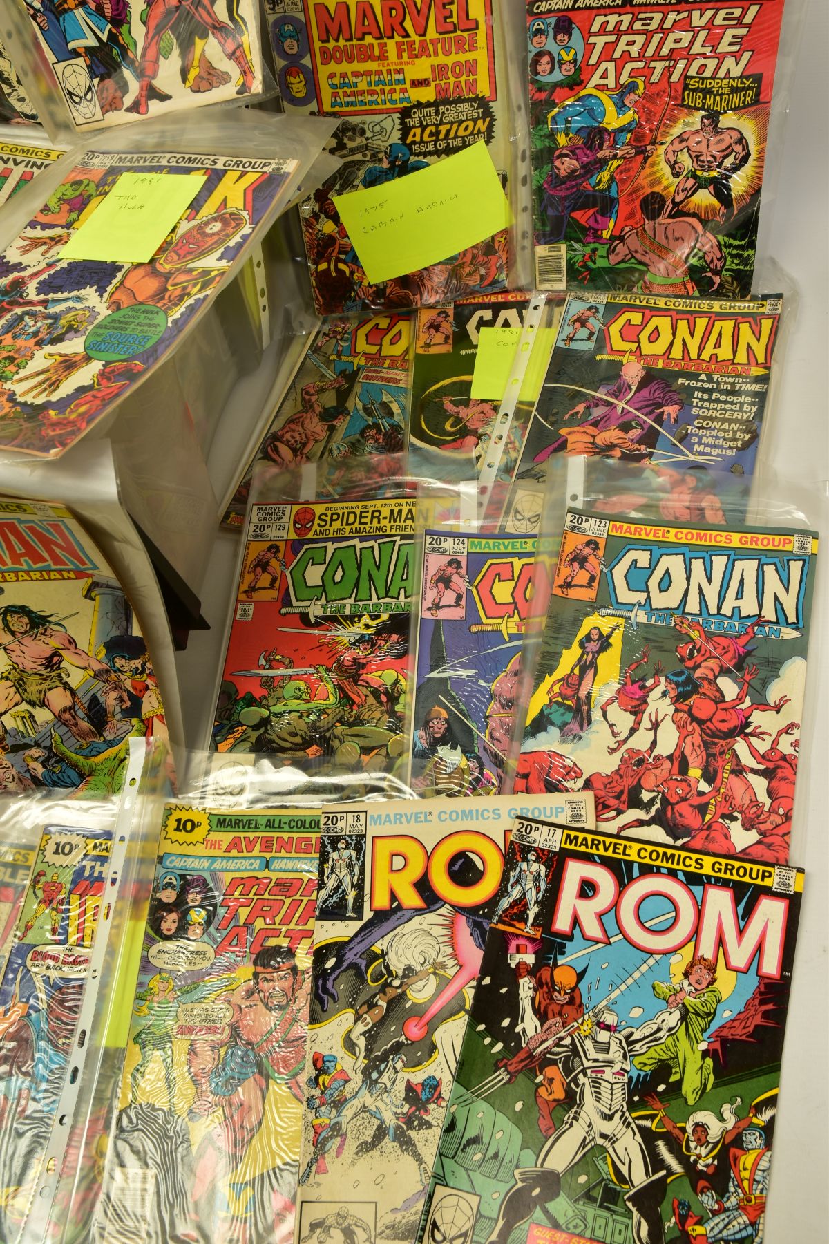 A BOX OF OVER 200 MARVEL COMICS, including copies from Daredevil, Avengers, Fantastic Four, - Image 3 of 7