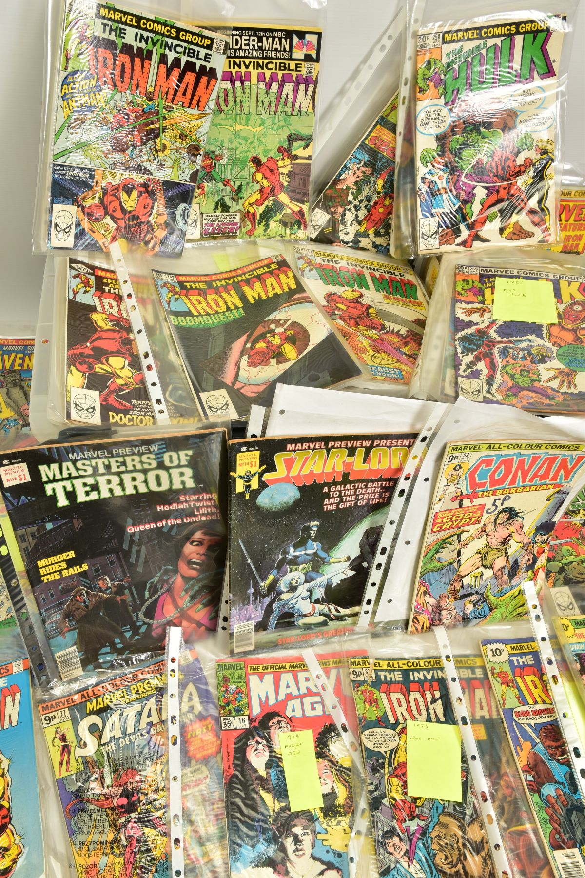 A BOX OF OVER 200 MARVEL COMICS, including copies from Daredevil, Avengers, Fantastic Four, - Image 2 of 7