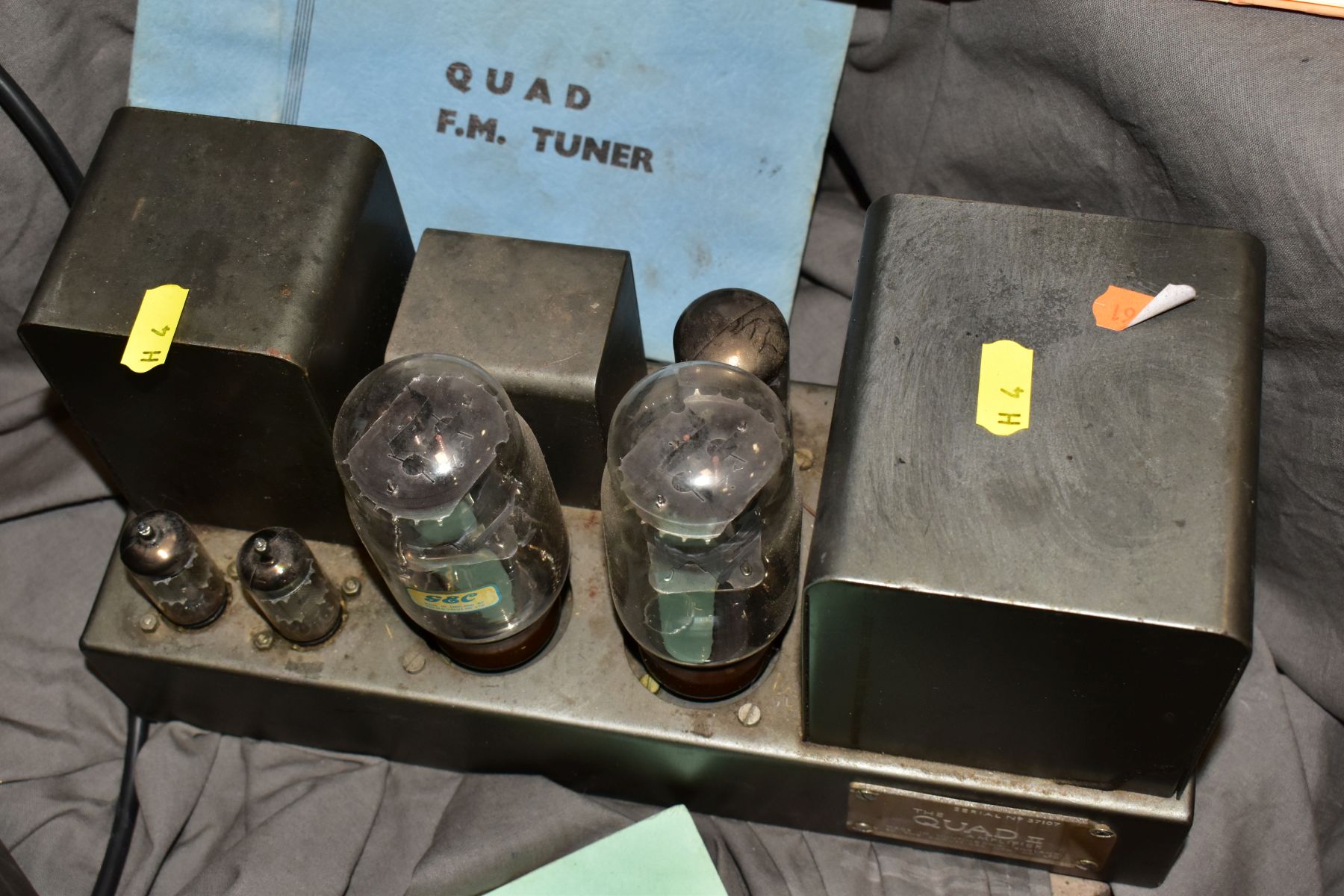 QUAD AND LEAK HI FI EQUIPMENT comprising of two The Quad ll Monoblock Valve amplifiers, a Quad 22 - Image 6 of 19