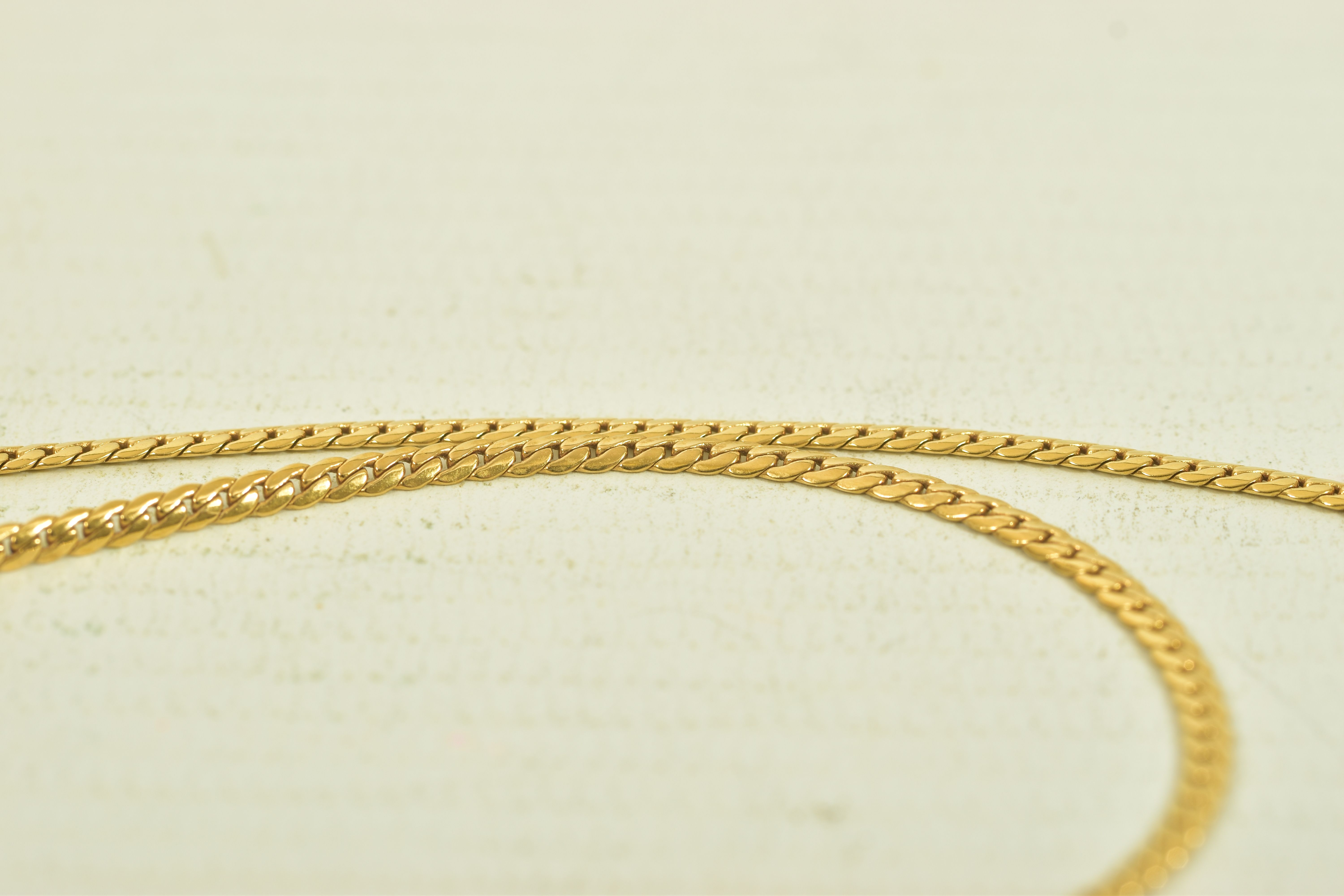 A YELLOW METAL DIAMOND PENDANT WITH FLAT LINK CHAIN, a single round brilliant cut diamond, estimated - Image 5 of 5