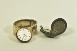 THREE ITEMS OF JEWELLERY, to include an open face pocket watch, unmarked, approximate case width